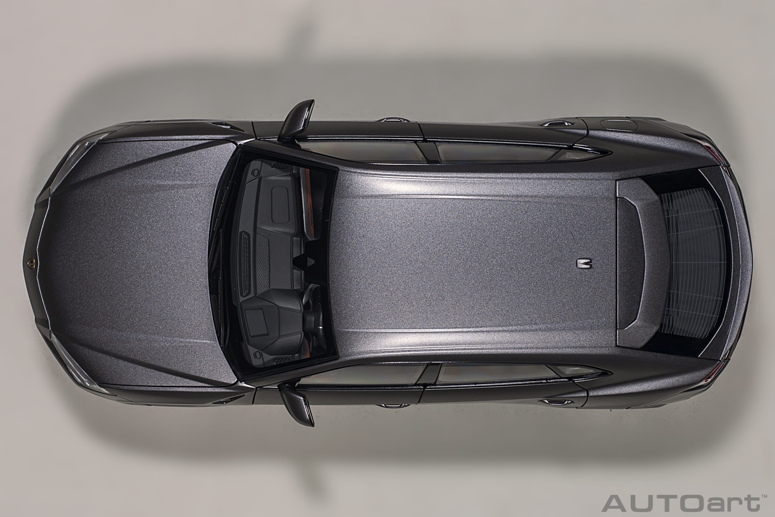 AUTOart Lamborghini Urus 2018 1:18 - Matt Grey - Image 7