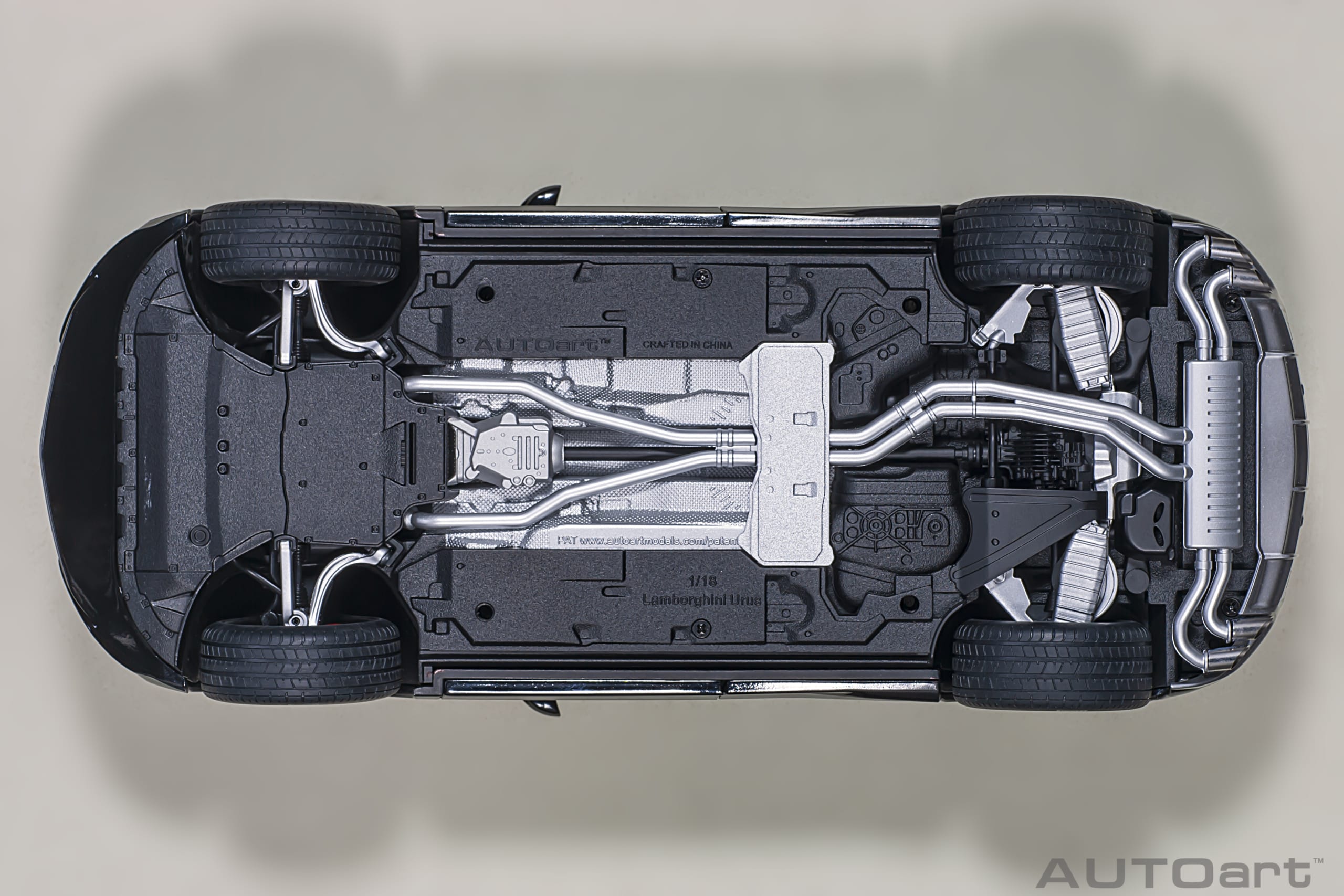AUTOart Lamborghini Urus 2018 1:18 - Matt Grey - Image 8