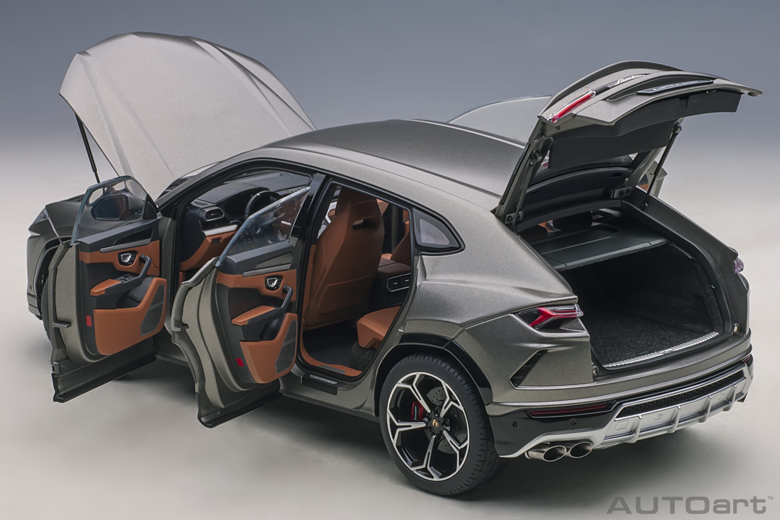 AUTOart Lamborghini Urus 2018 1:18 - Matt Grey - Image 13