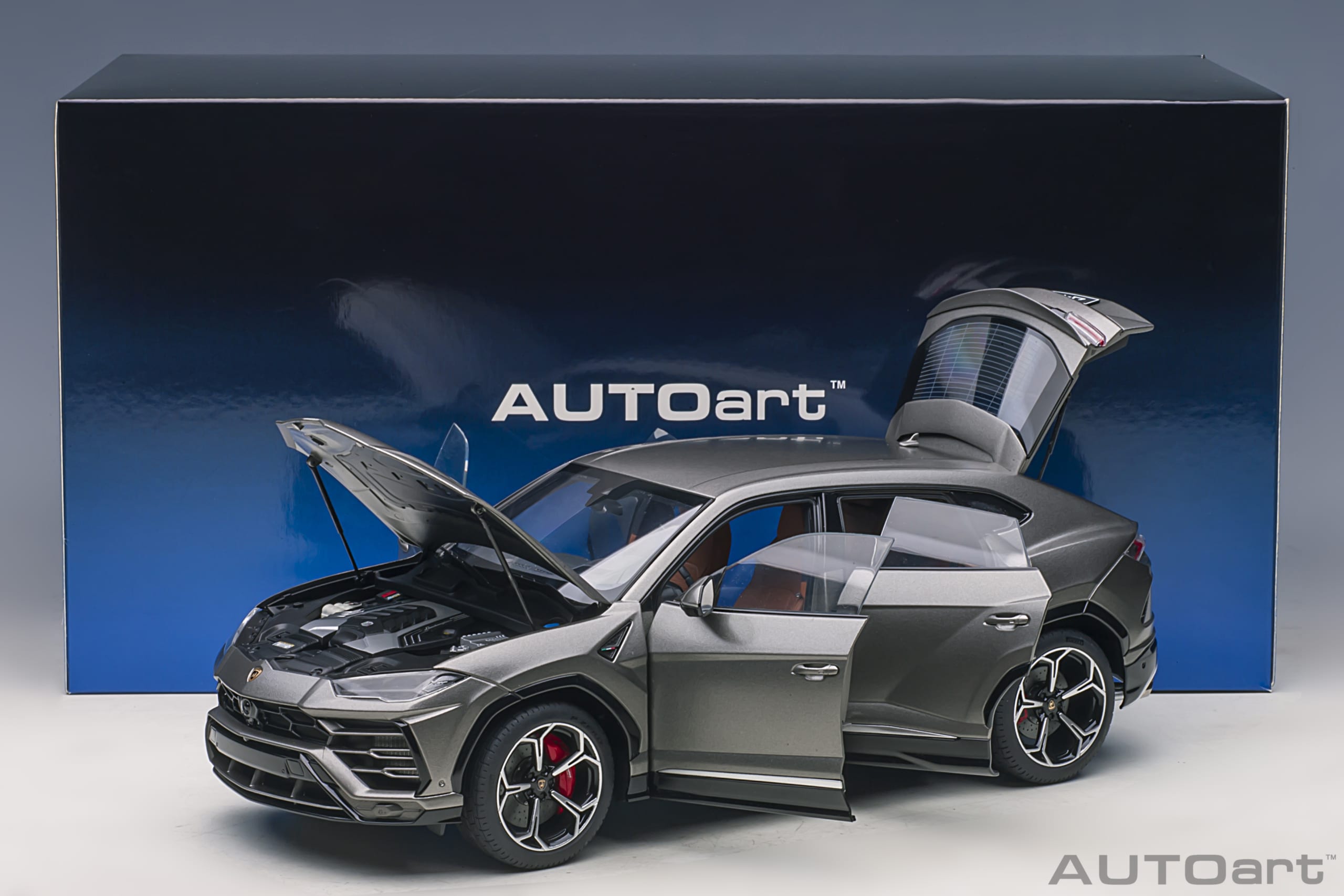 AUTOart Lamborghini Urus 2018 1:18 - Matt Grey - Image 18