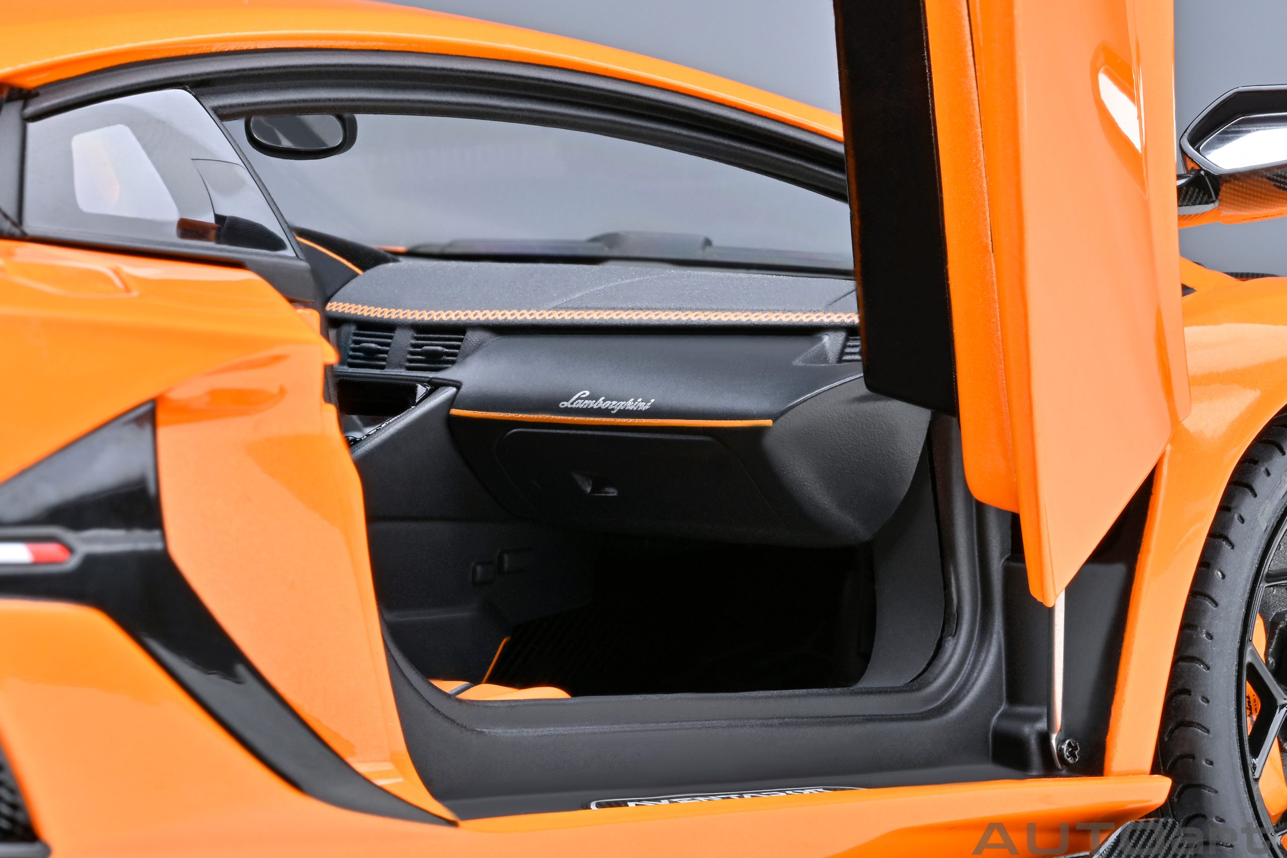 AUTOart Lamborghini Aventador SVJ 2019 1:18 - Pearl Orange - Immagine 10