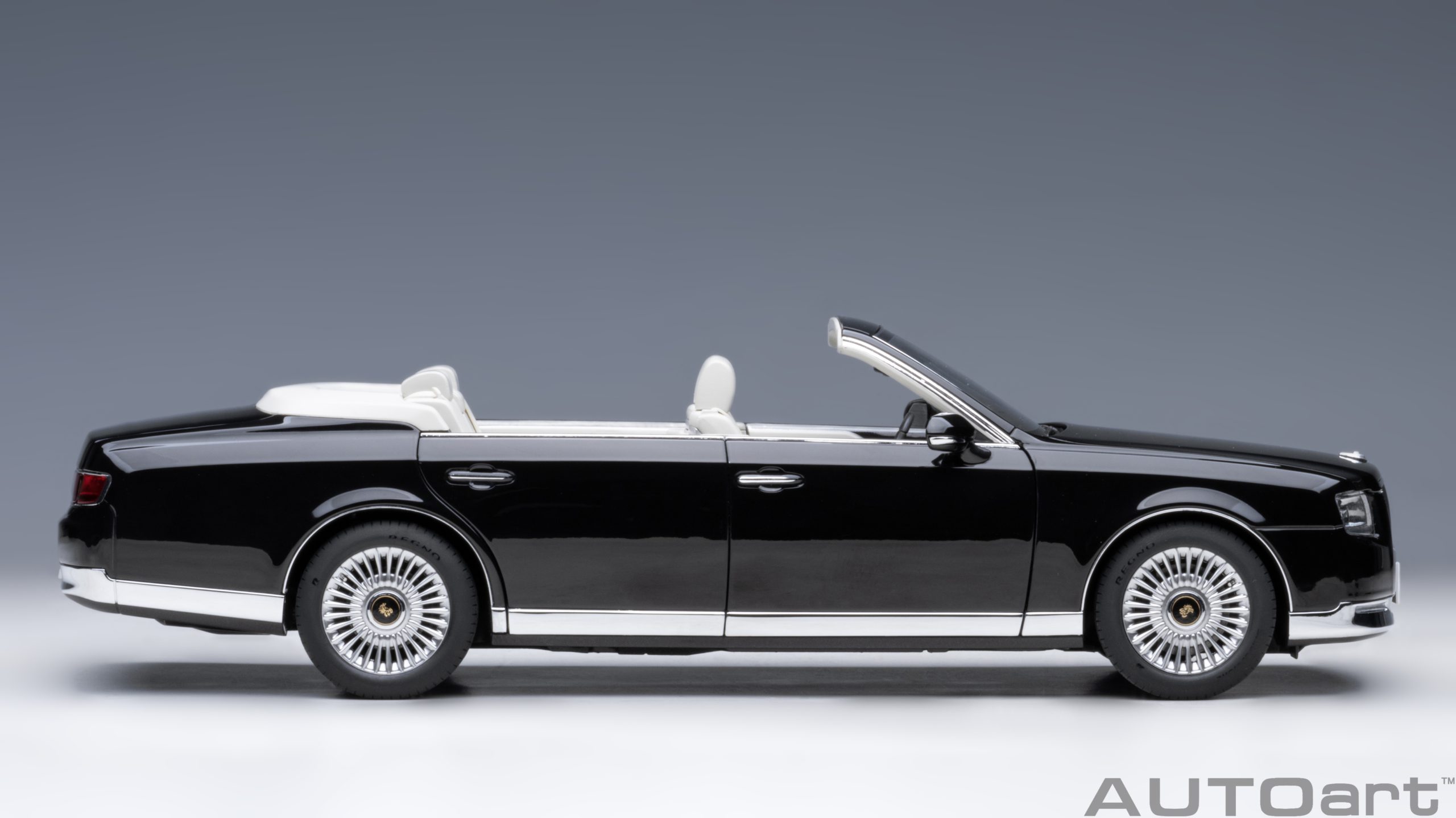AUTOart Toyota Century Open Car 2019 1:18 - Black - Imagen 4