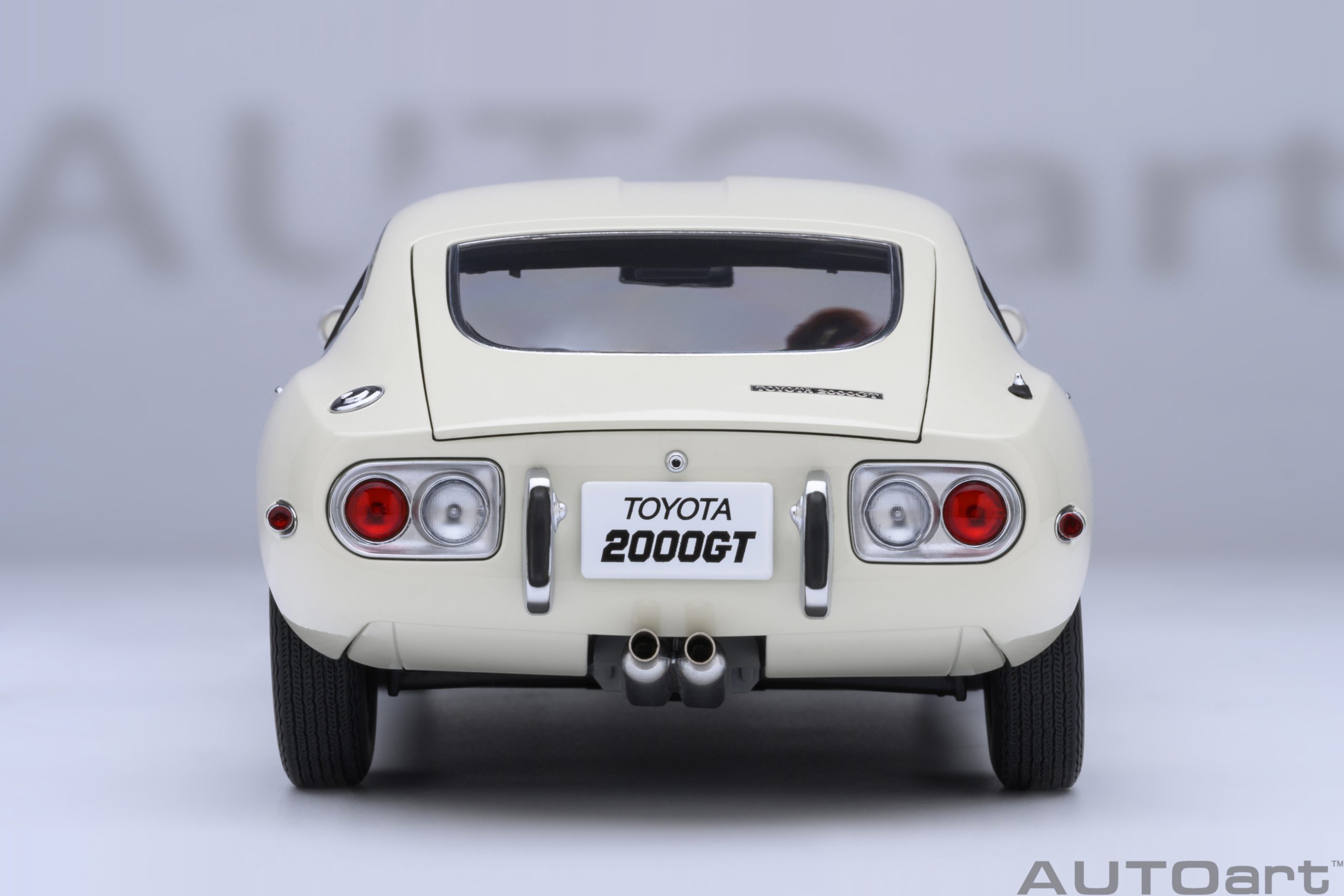 AUTOart Toyota 2000GT 1967 1:18 - White - Image 6