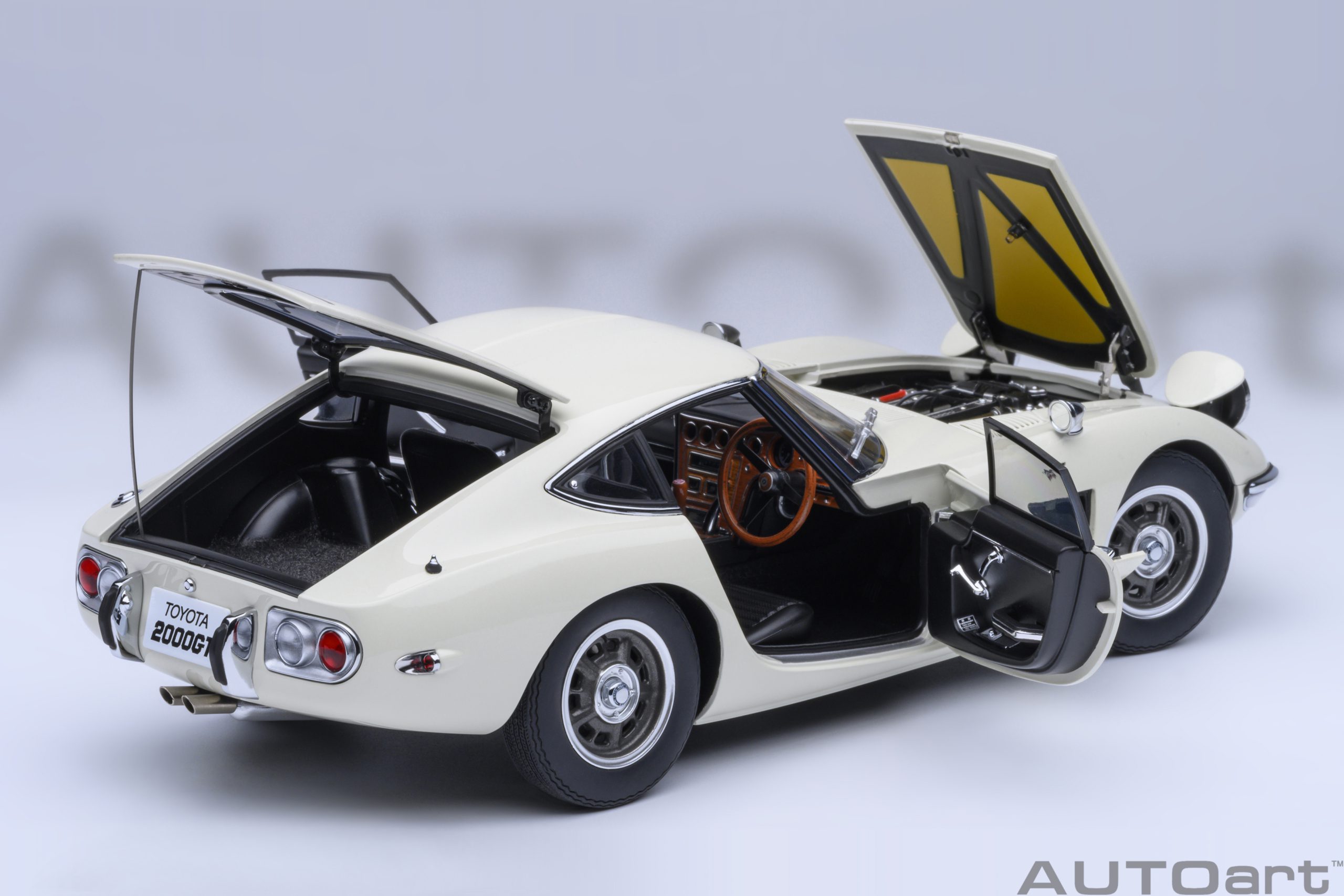 AUTOart Toyota 2000GT 1967 1:18 - White - Image 22