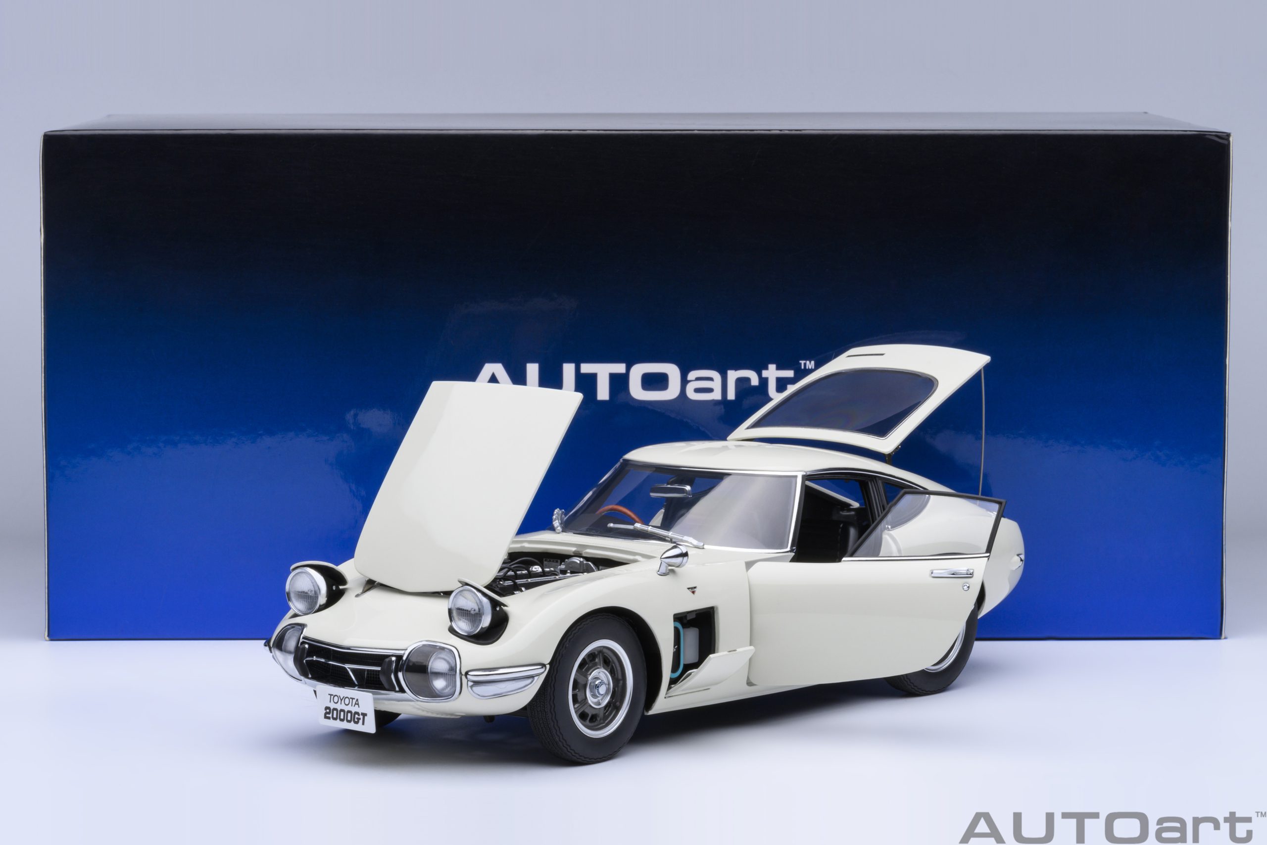 AUTOart Toyota 2000GT 1967 1:18 - White - Image 27