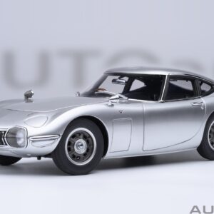 AUTOart Toyota 2000GT 1967 1:18 - Silver