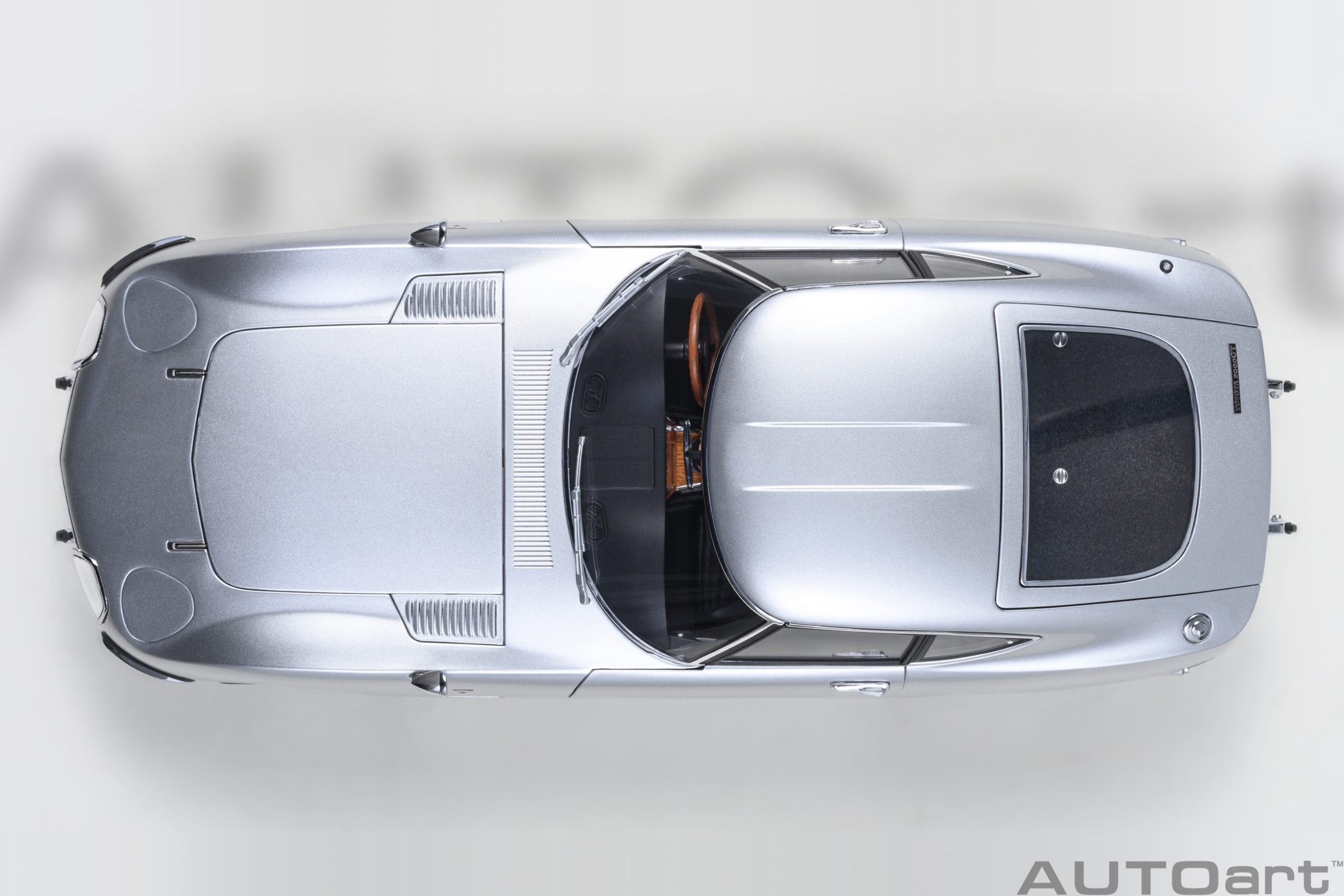 AUTOart Toyota 2000GT 1967 1:18 - Silver – Bild 7