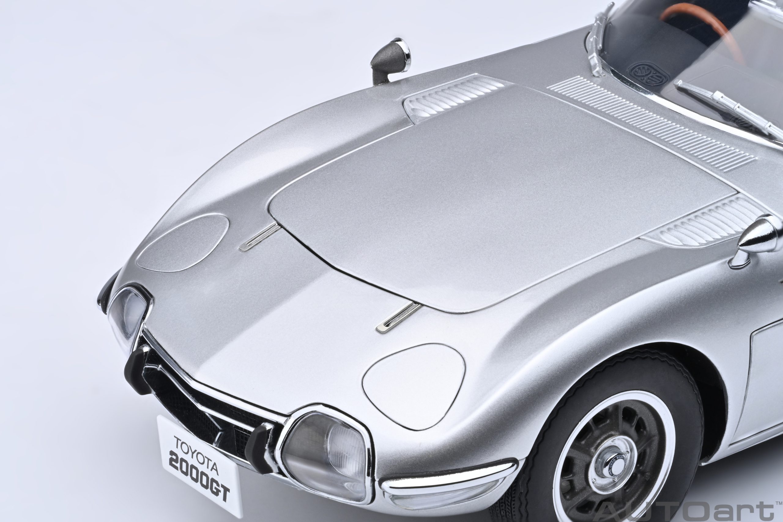 AUTOart Toyota 2000GT 1967 1:18 - Silver – Bild 13