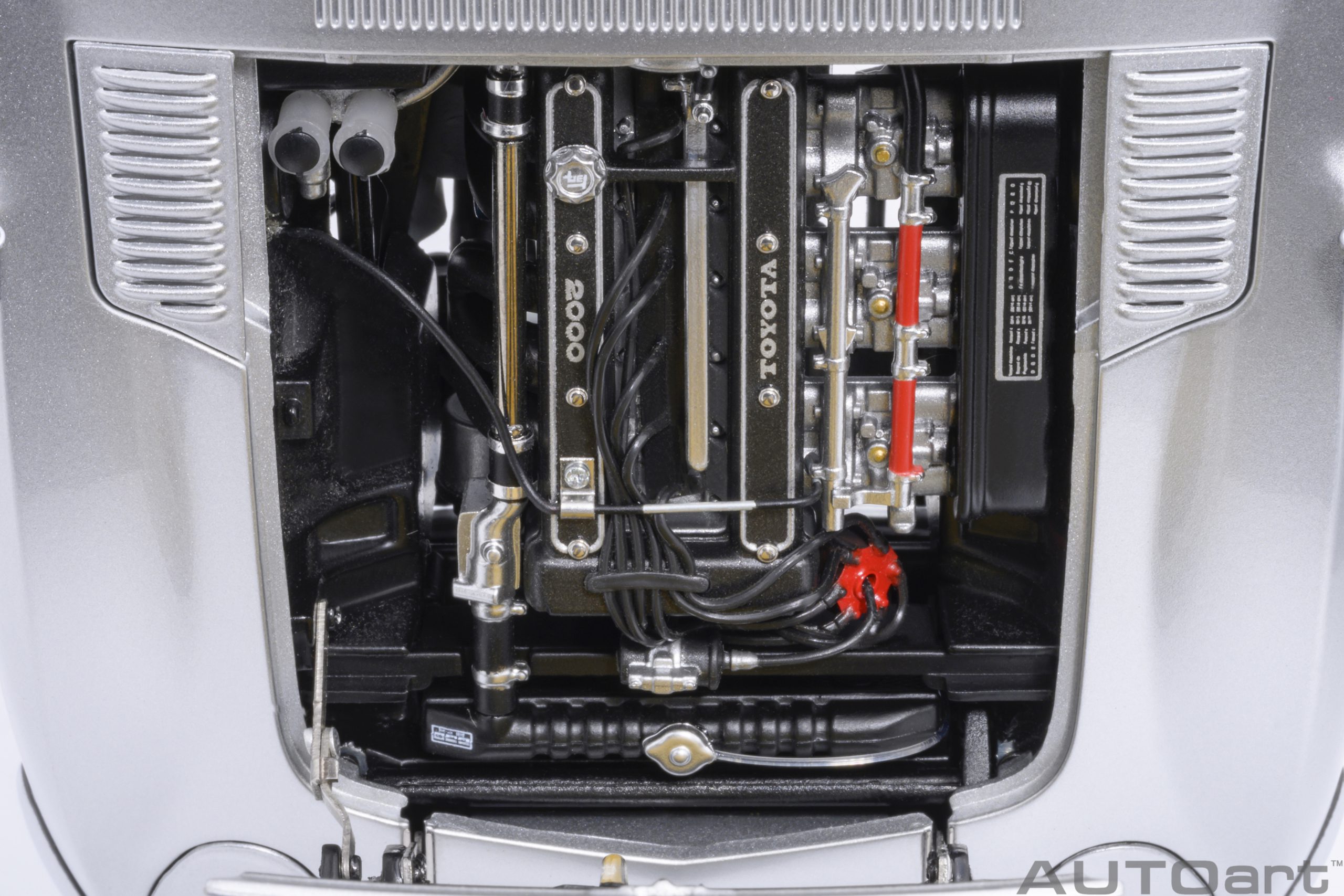 AUTOart Toyota 2000GT 1967 1:18 - Silver – Bild 18