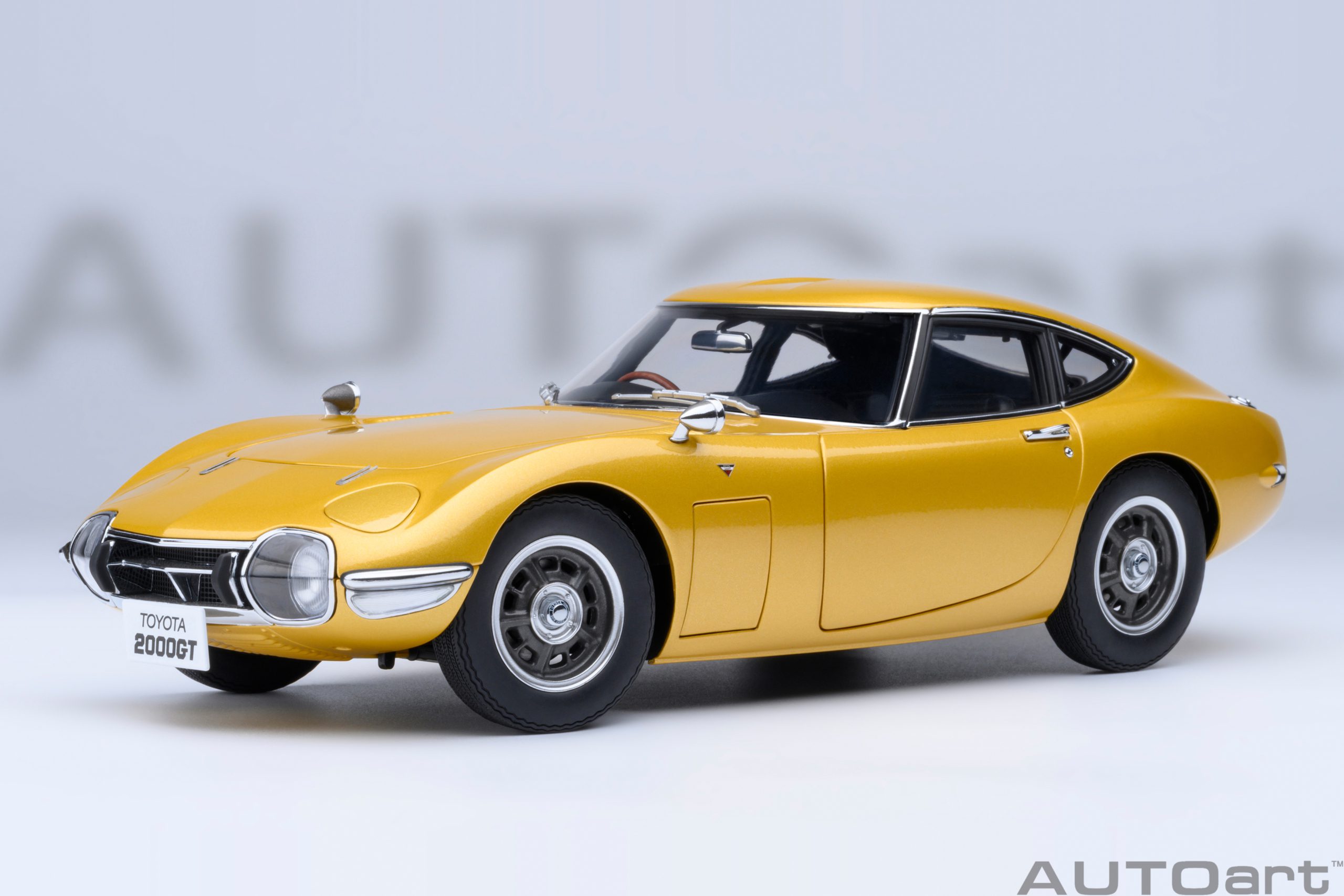 AUTOart Toyota 2000GT 1967 1:18 - Or