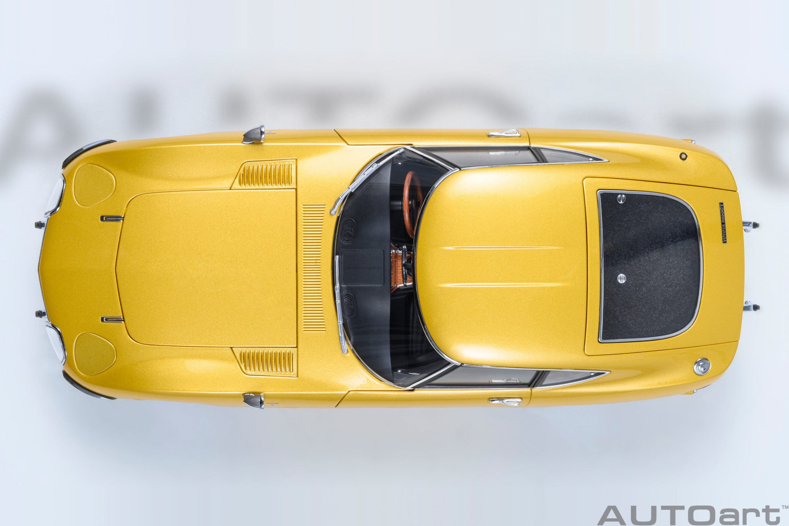 AUTOart Toyota 2000GT 1967 1:18 - Gold - Image 7