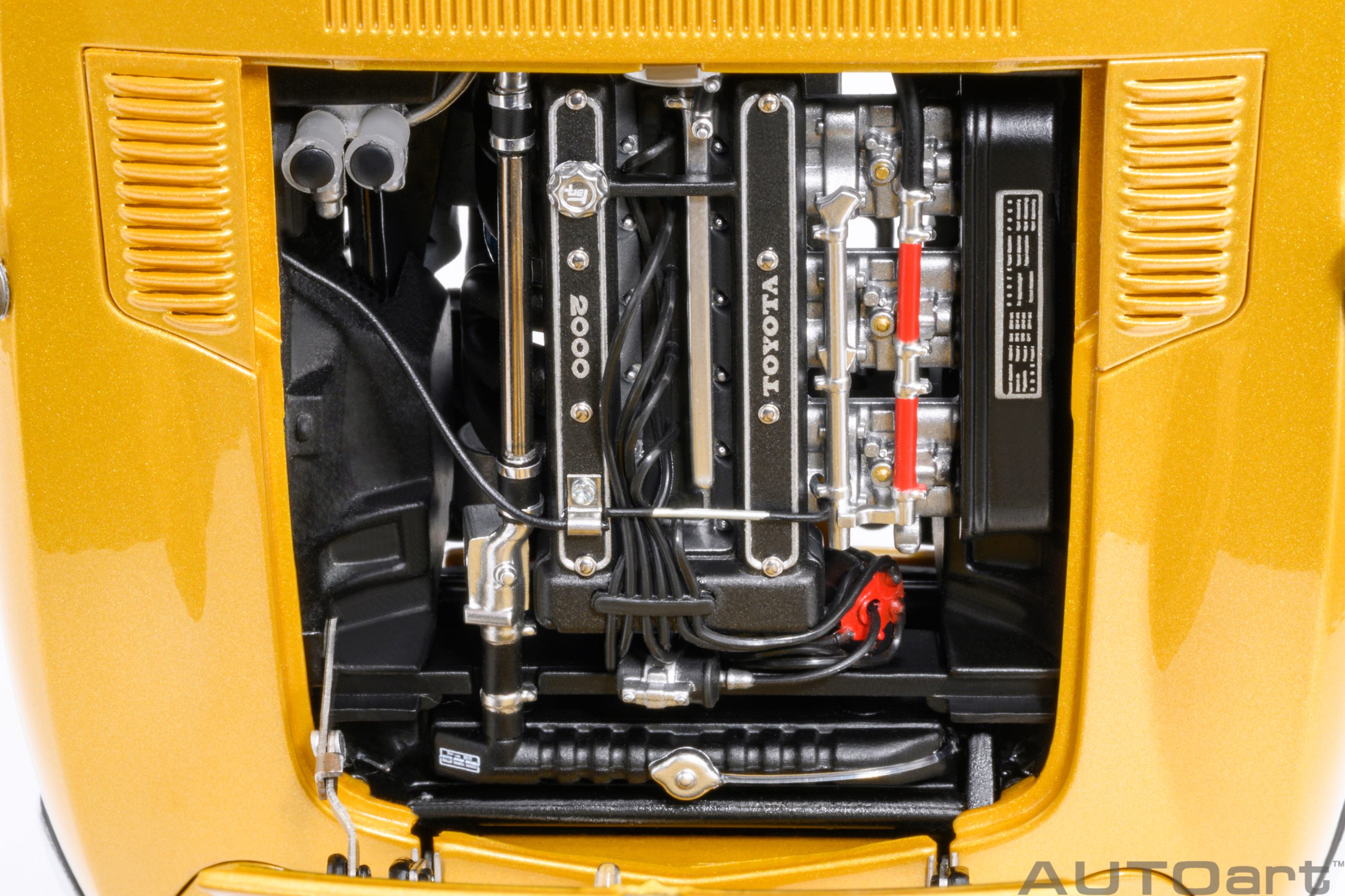 AUTOart Toyota 2000GT 1967 1:18 - Gold - Image 18
