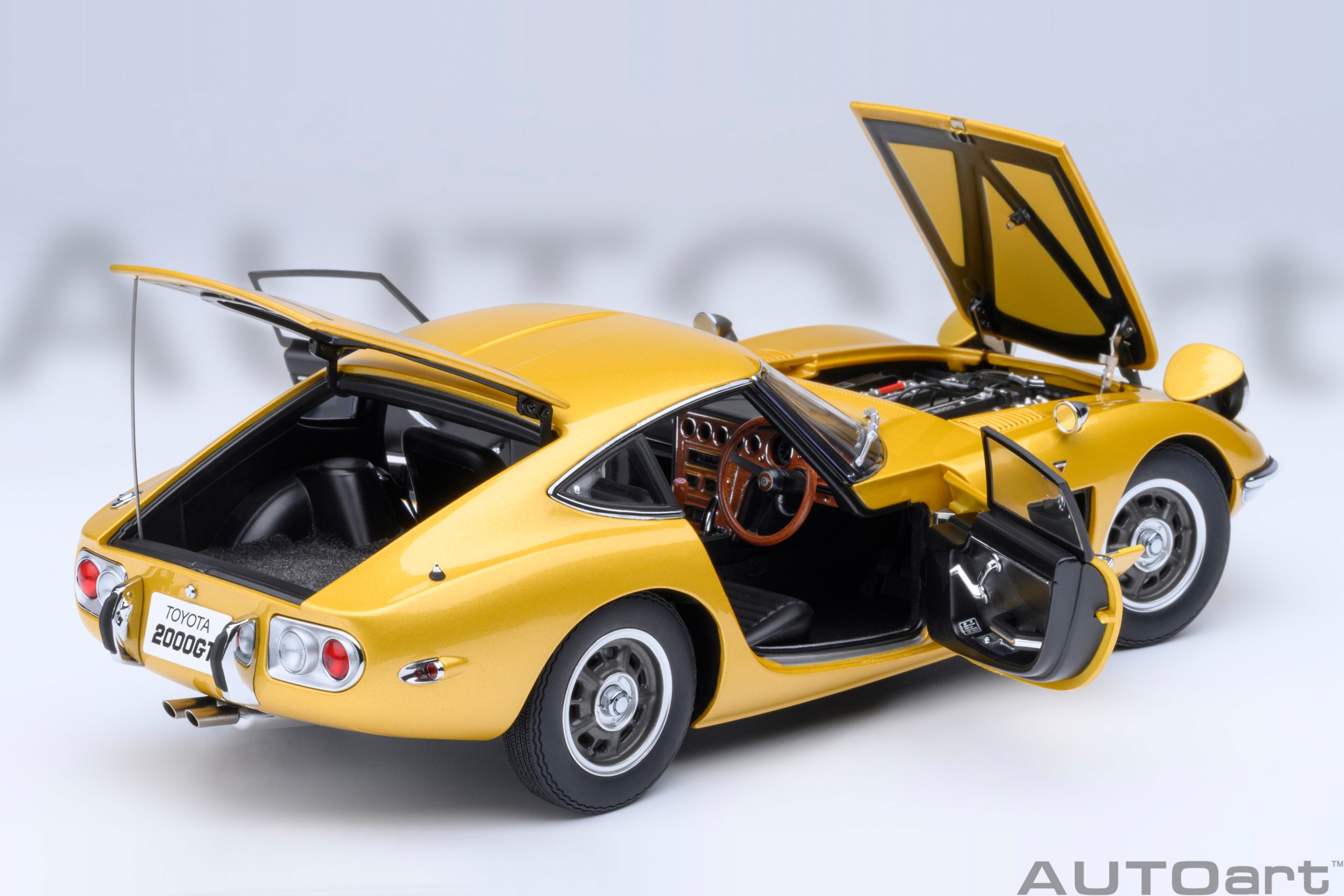 AUTOart Toyota 2000GT 1967 1:18 - Gold - Image 21