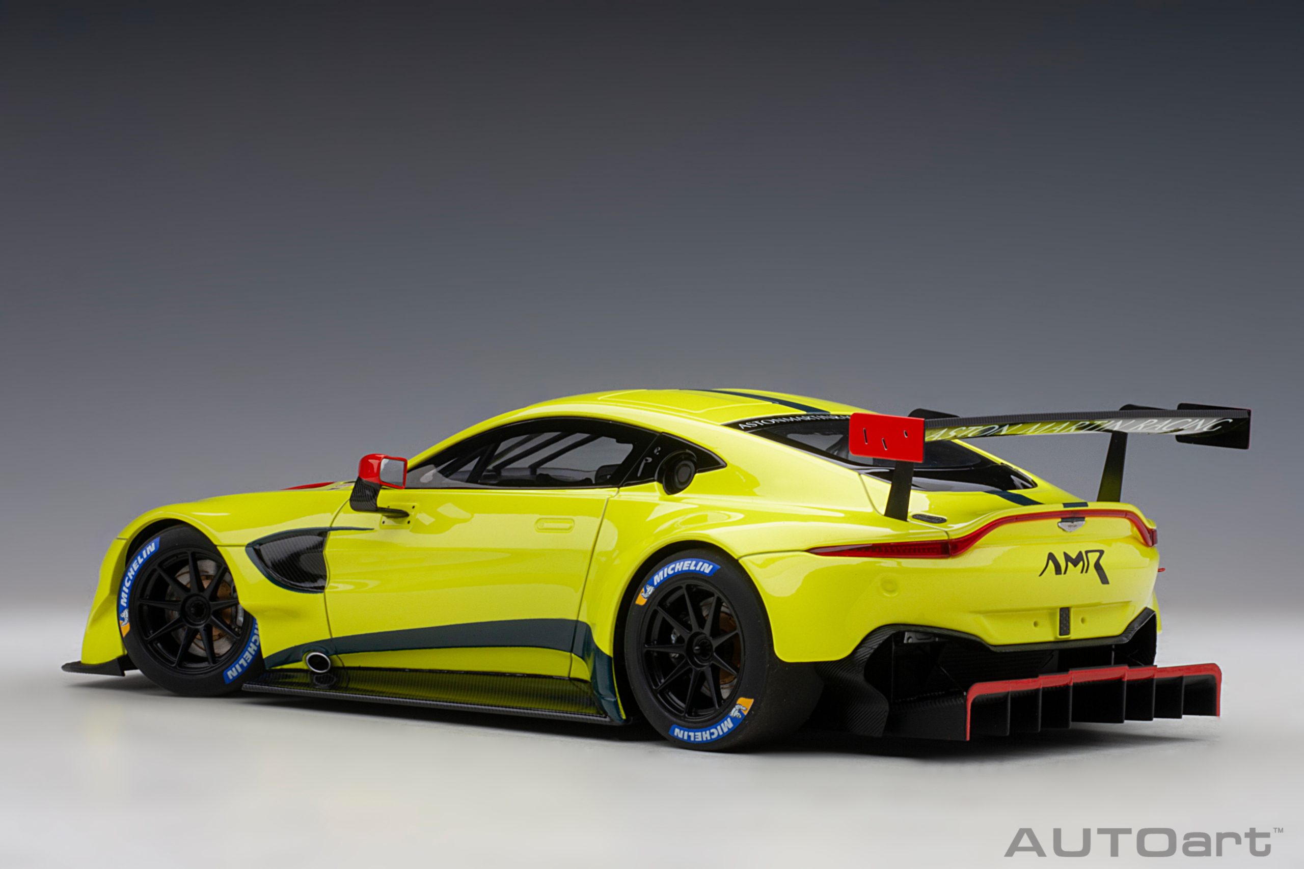 AUTOart Aston Martin Vantage GTE Le Mans Pro 2018 Presentation Car 1:18 - Immagine 2