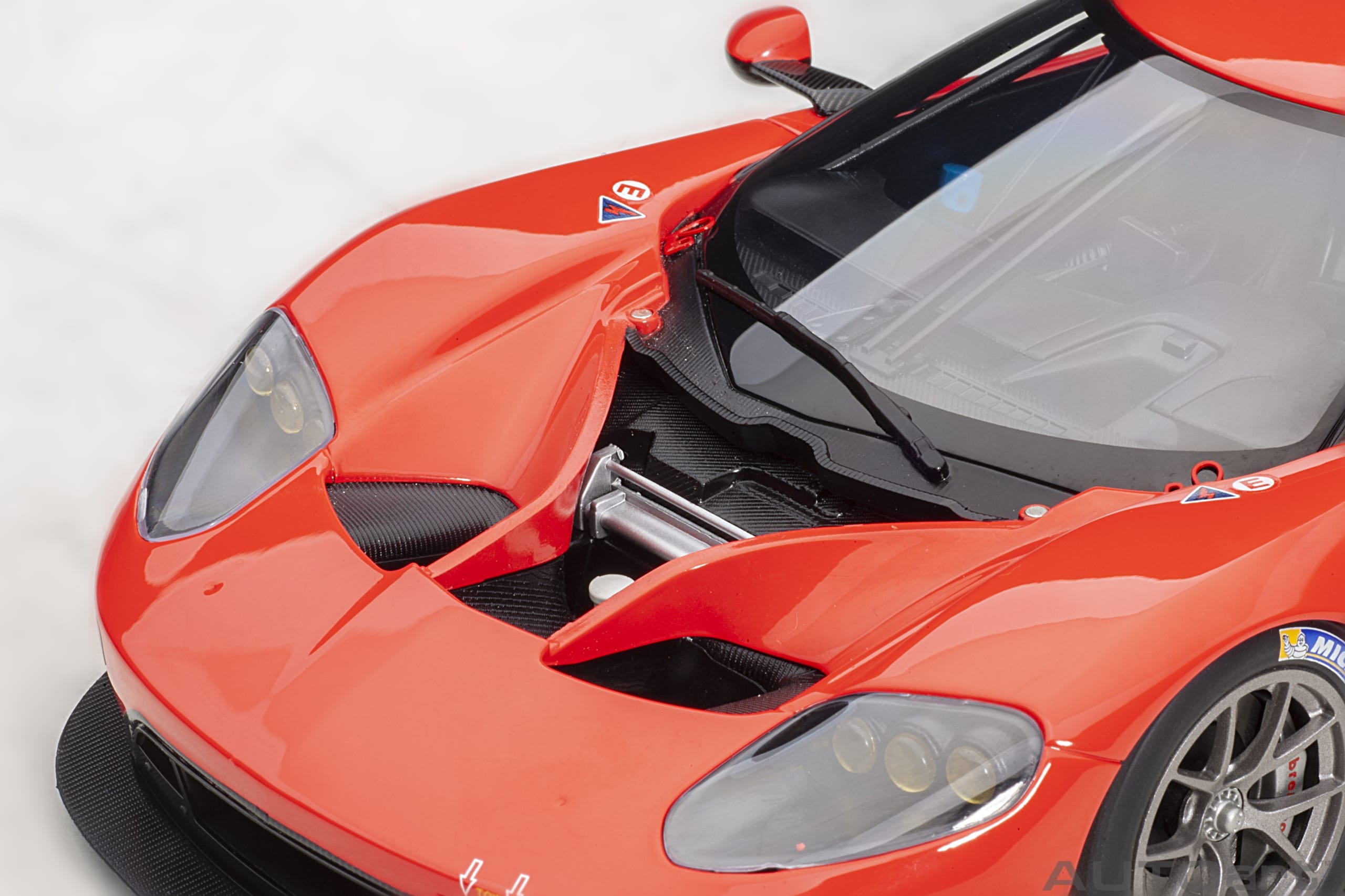 AUTOart Ford GT LM Plain Body Version 2018 1:18 - Red - Image 11