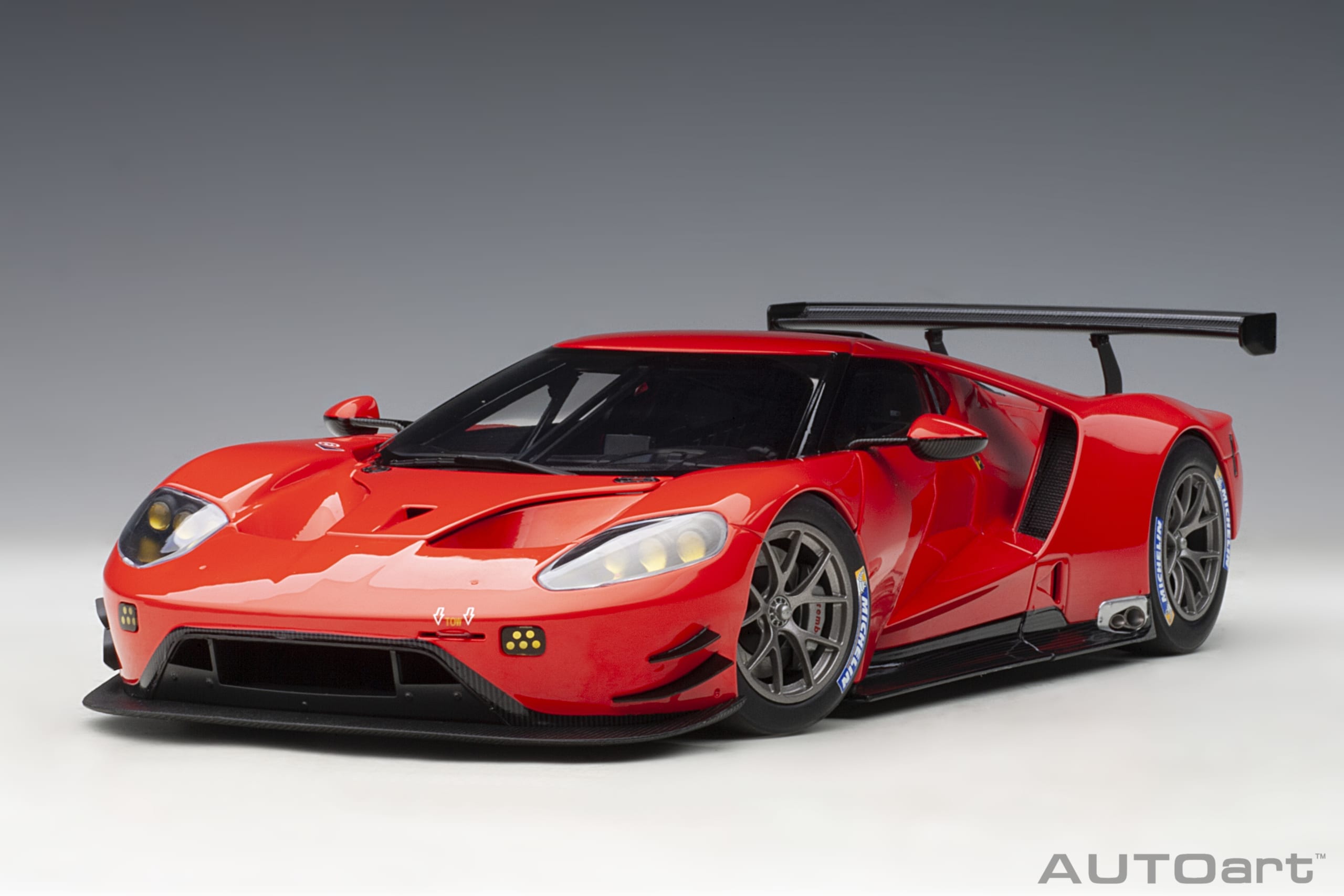AUTOart Ford GT LM Plain Body Version 2018 1:18 - Red - Image 14