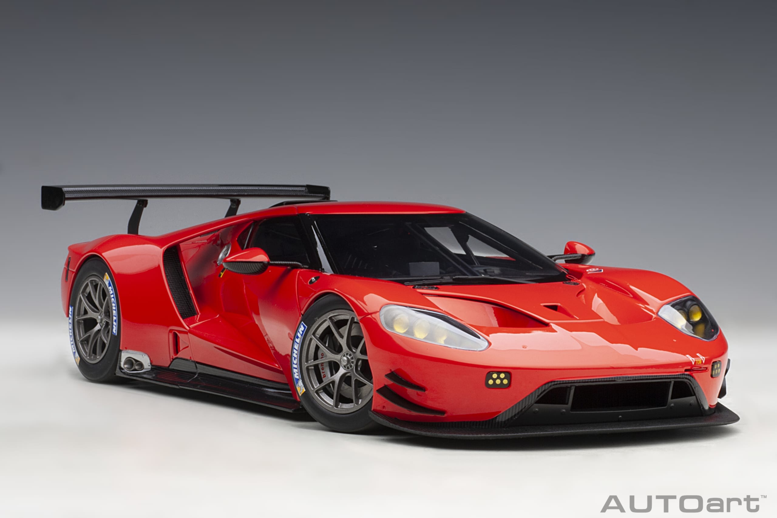 AUTOart Ford GT LM Plain Body Version 2018 1:18 - Red - Image 15