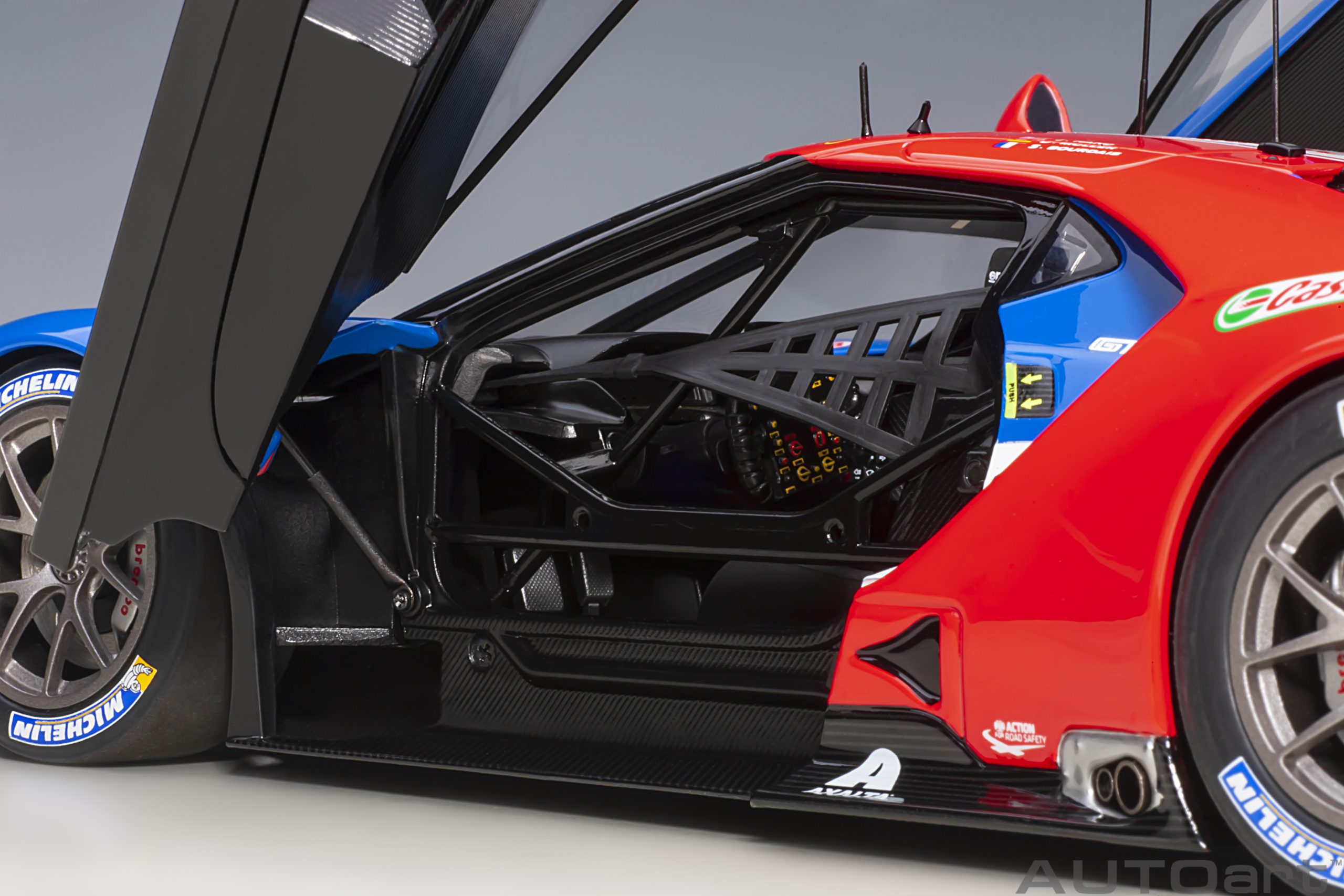 AUTOart Ford GT LM 2019 Hand/Müller/Bourdais #68 1:18 - Image 9