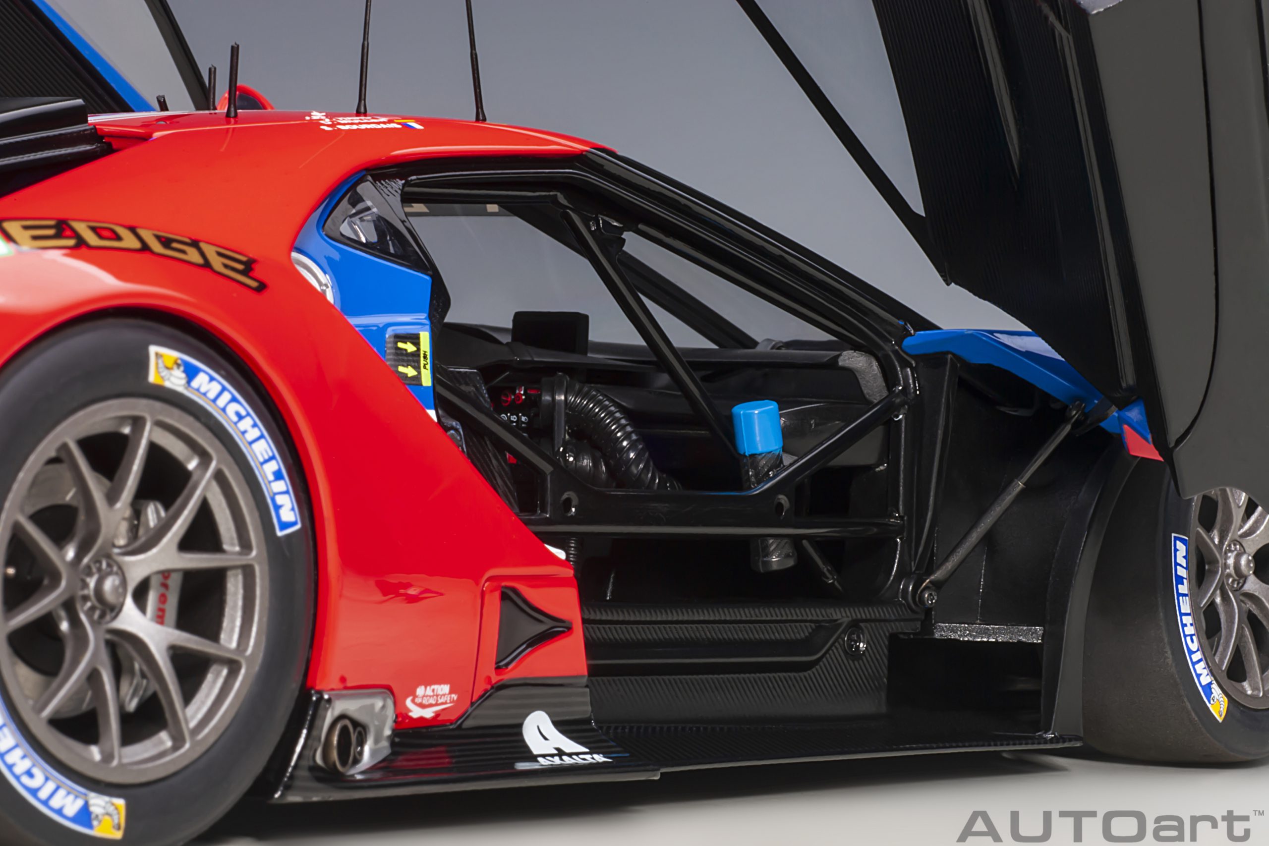 AUTOart Ford GT LM 2019 Hand/Müller/Bourdais #68 1:18 - Image 10