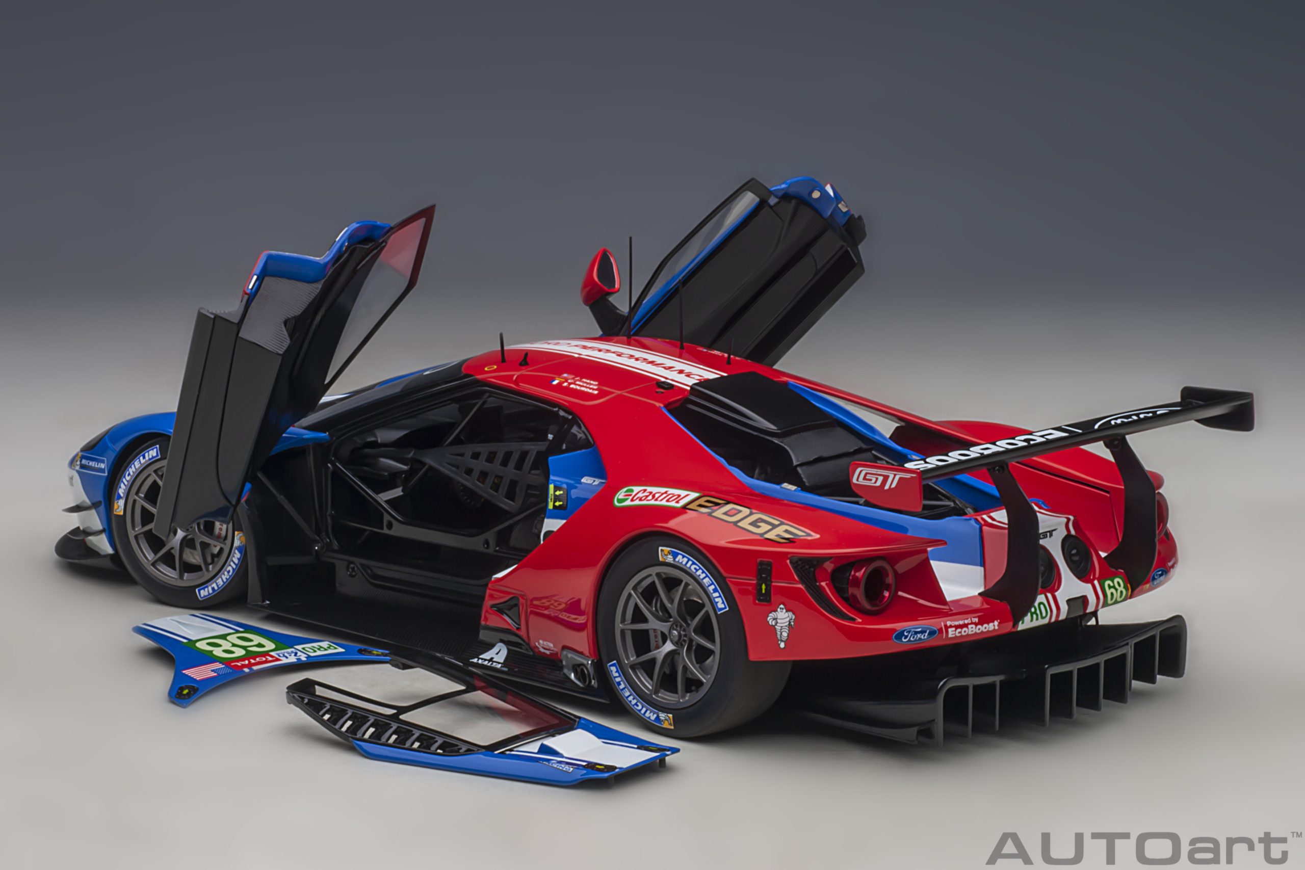 AUTOart Ford GT LM 2019 Hand/Müller/Bourdais #68 1:18 - Image 13