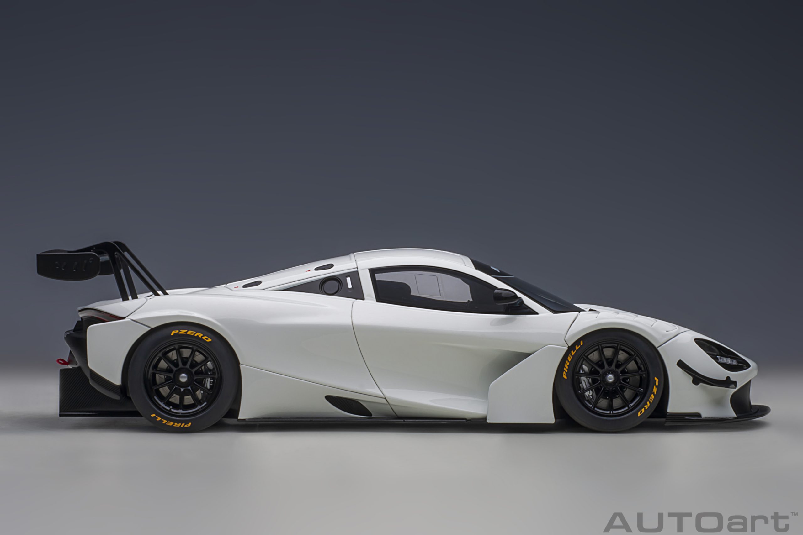 AUTOart McLaren 720S GT3 2019 1:18 - Gloss White - Immagine 4