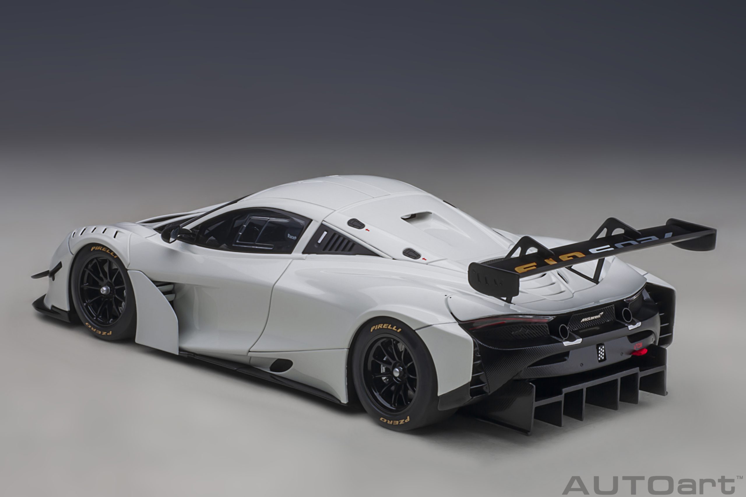 AUTOart McLaren 720S GT3 2019 1:18 - Gloss White - Immagine 9