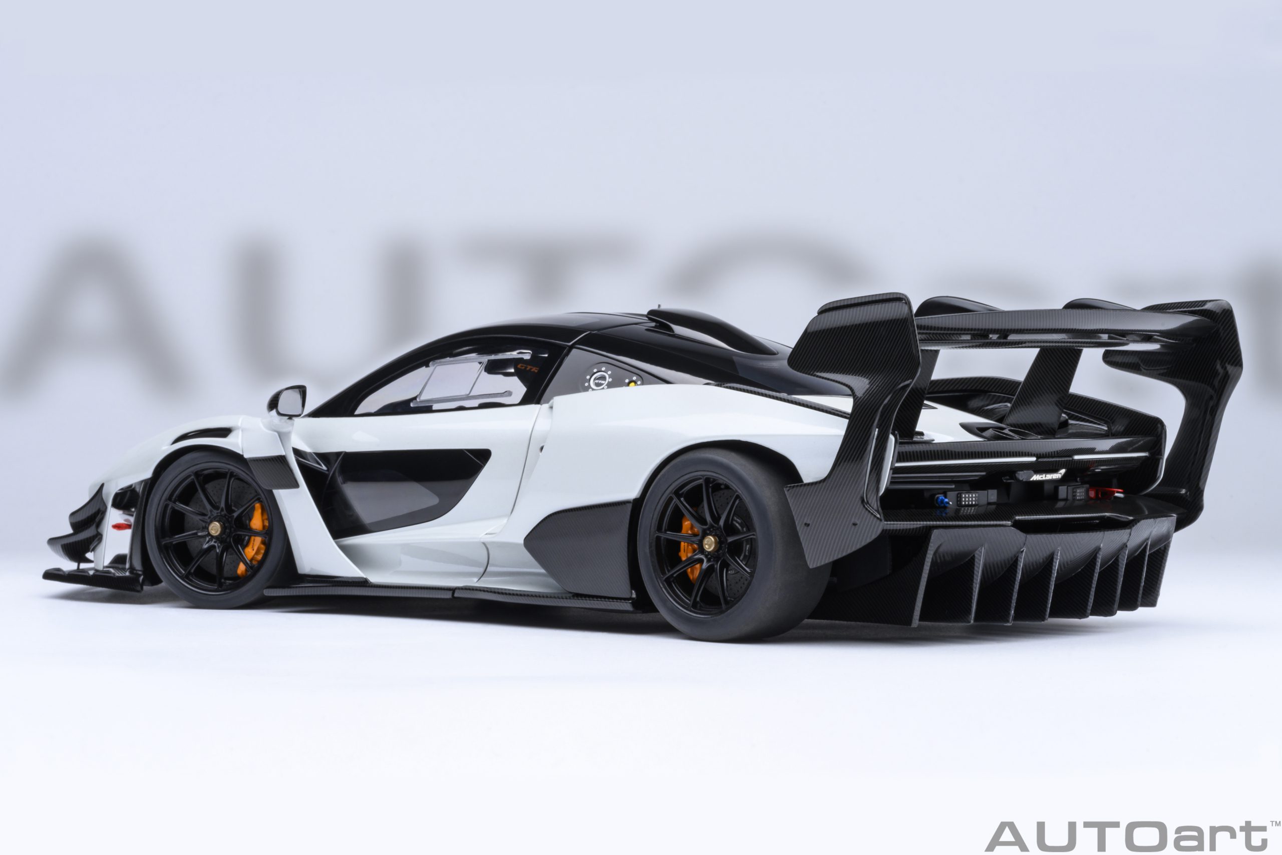 AUTOart McLaren Senna GTR 2019 1:18 - Silica White - Image 2