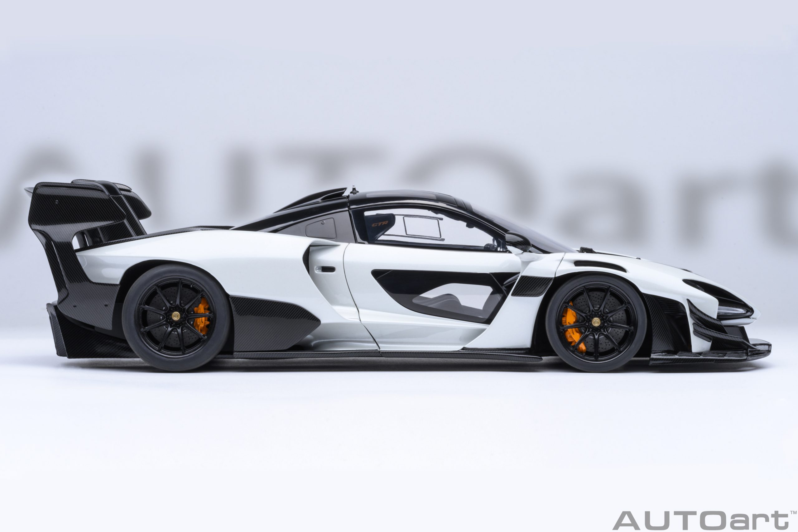 AUTOart McLaren Senna GTR 2019 1:18 - Silica White - Image 4