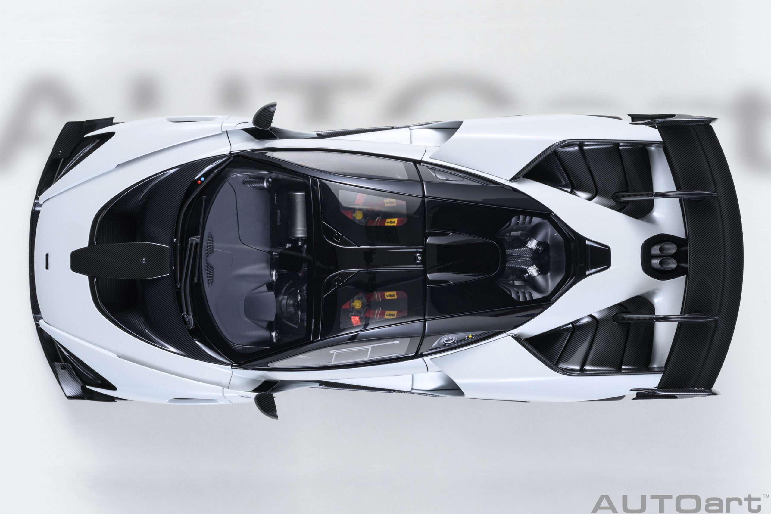 AUTOart McLaren Senna GTR 2019 1:18 - Silica White - Image 7