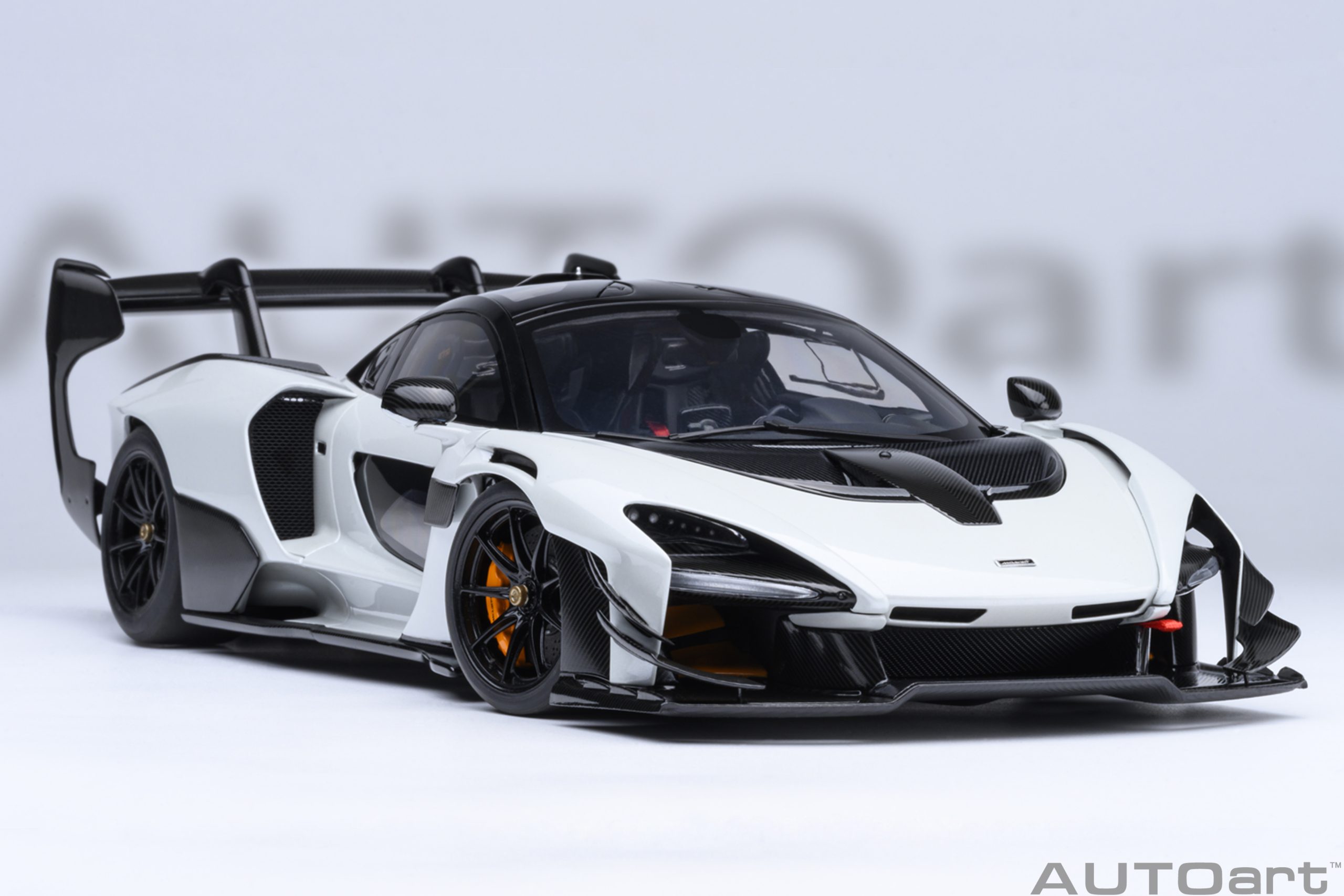 AUTOart McLaren Senna GTR 2019 1:18 - Silica White - Image 14