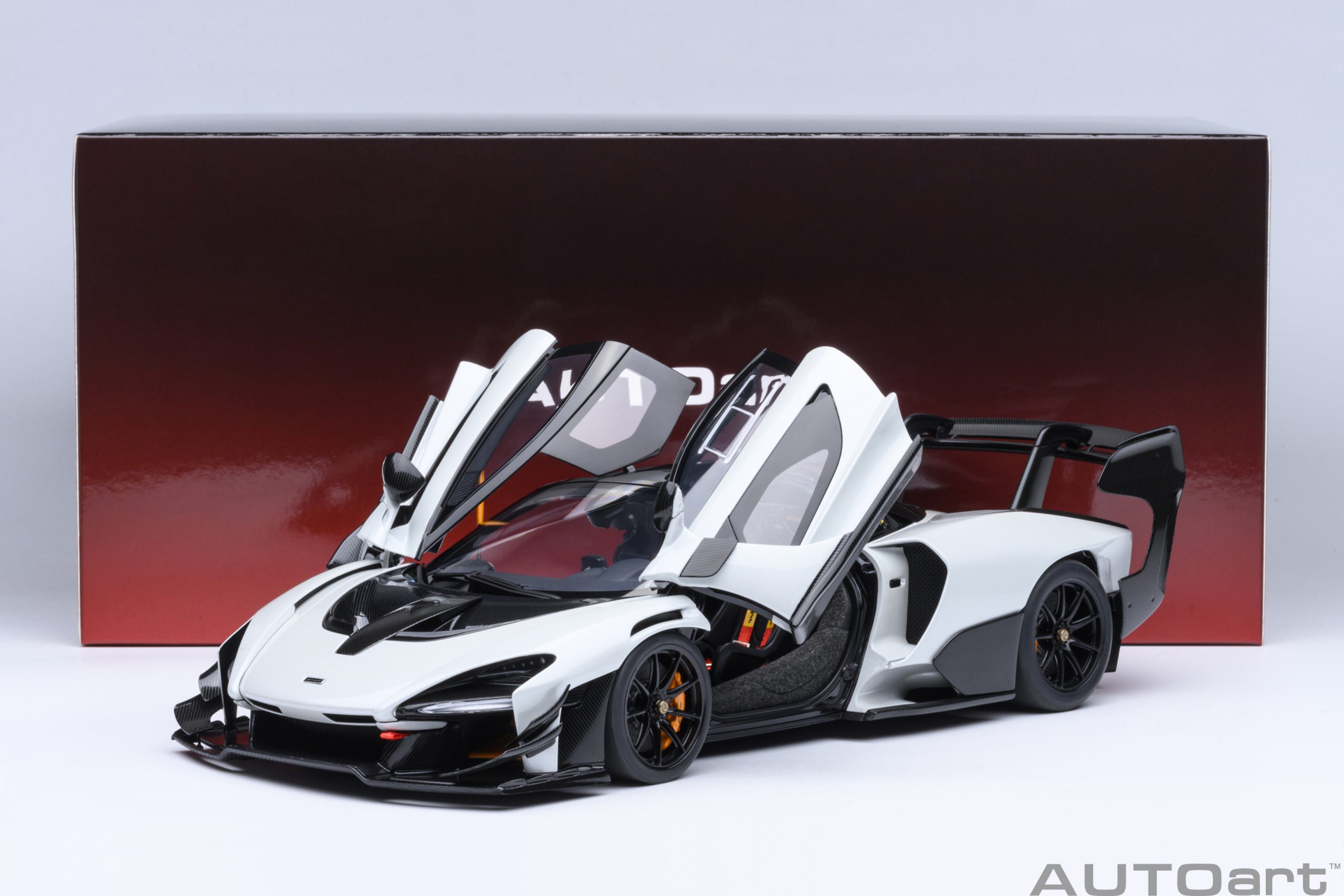 AUTOart McLaren Senna GTR 2019 1:18 - Silica White - Image 18