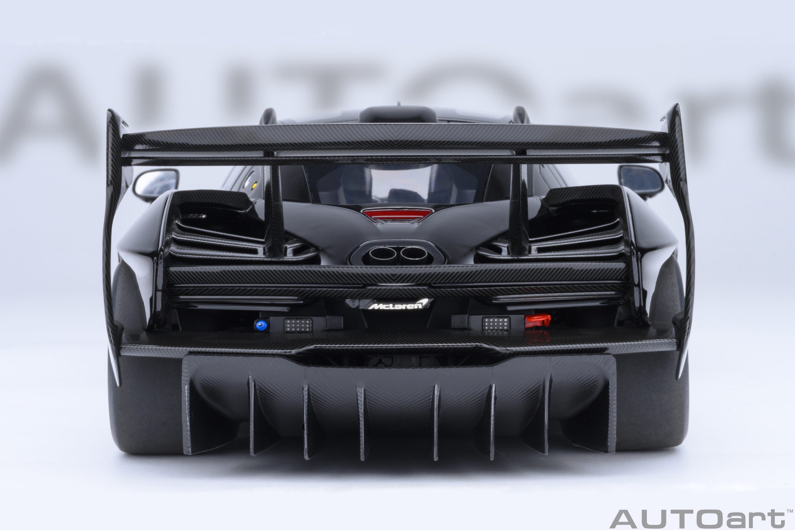 AUTOart McLaren Senna GTR 1:18 - Onyx Black - Image 6