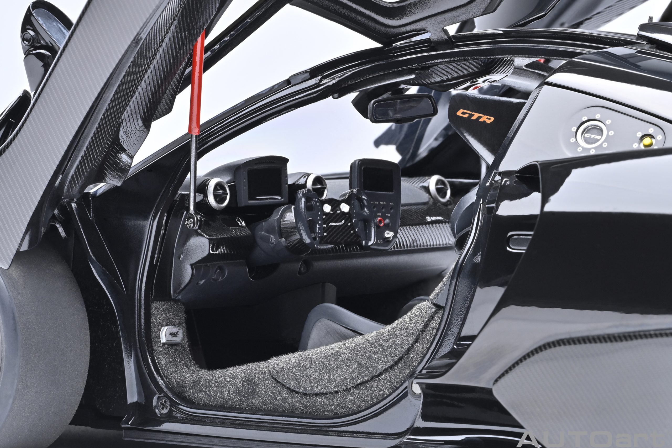 AUTOart McLaren Senna GTR 1:18 - Onyx Black - Image 9
