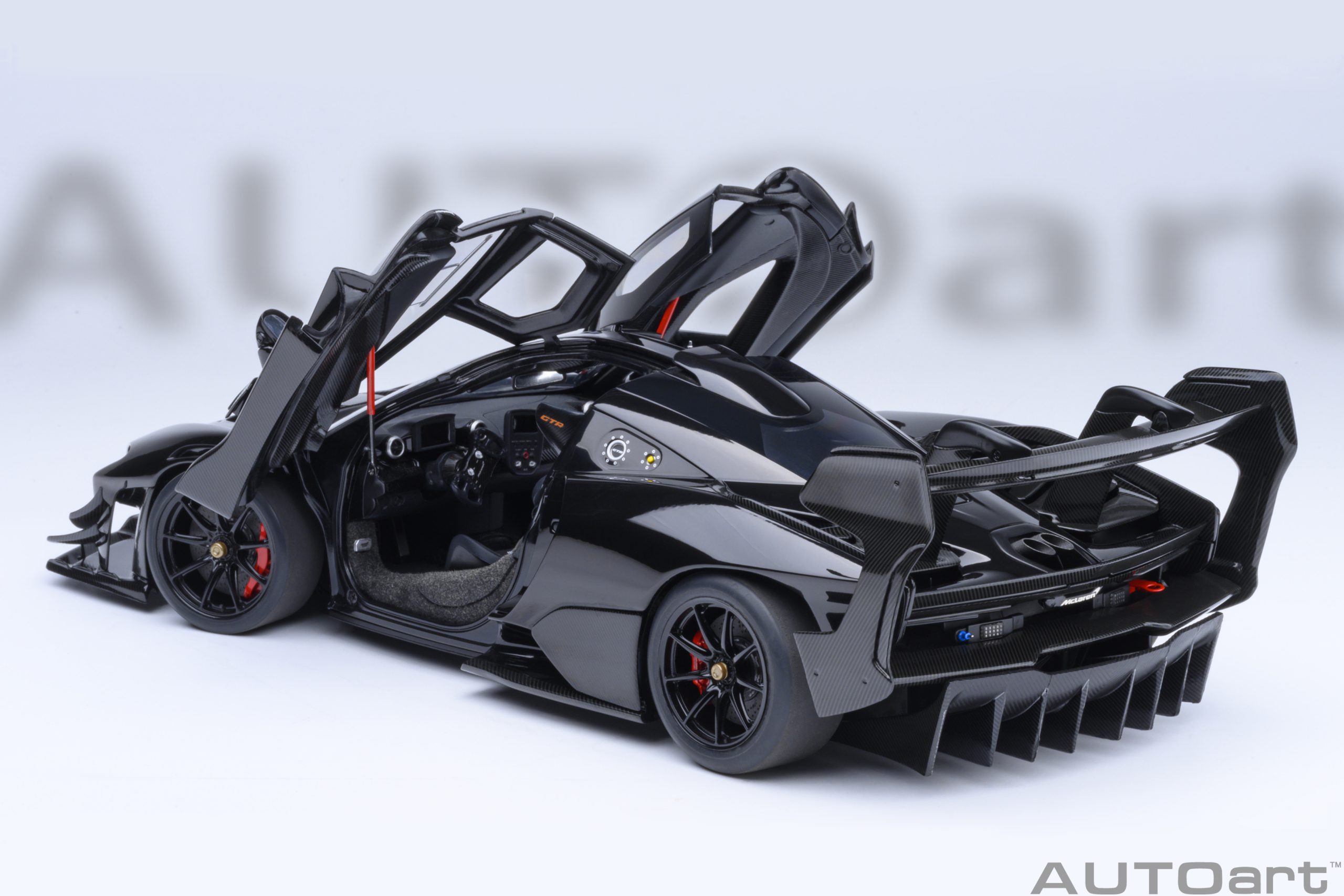 AUTOart McLaren Senna GTR 1:18 - Onyx Black - Image 13