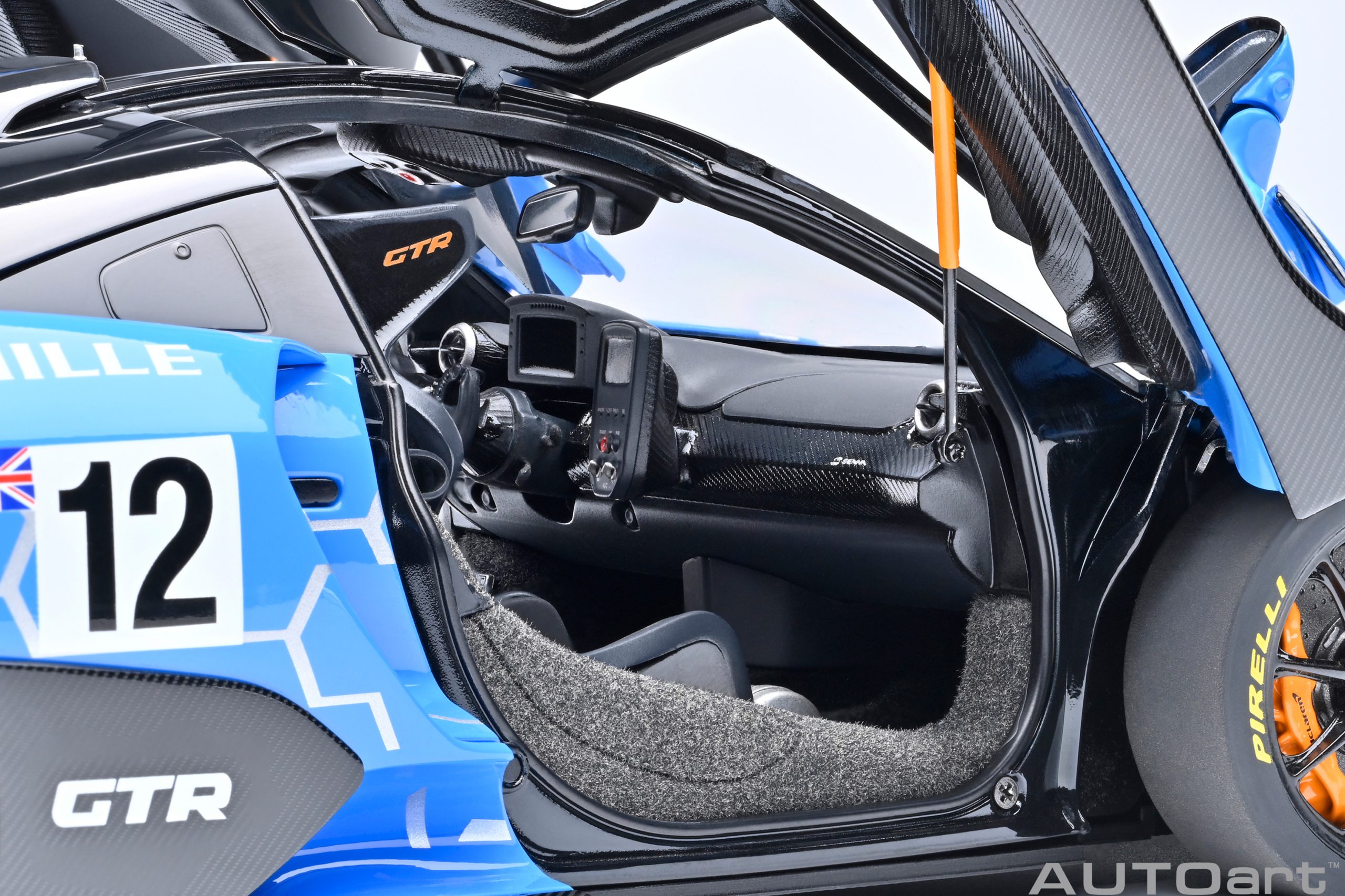 AUTOart McLaren Senna GTR (Presentation version #12) 1:18 - Image 10