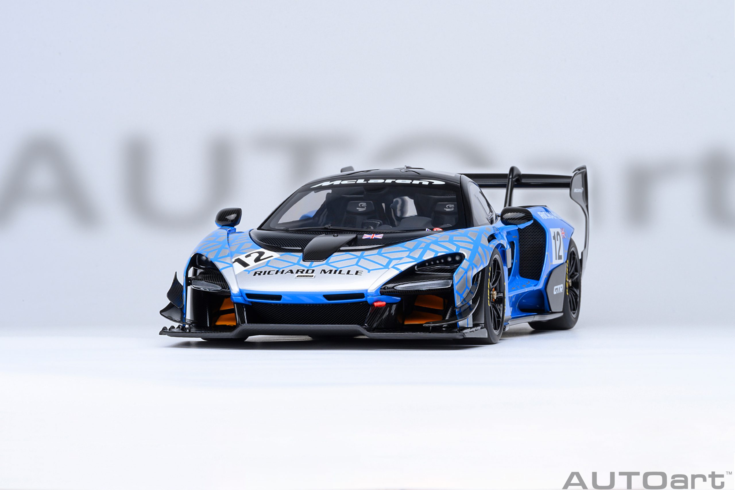 AUTOart McLaren Senna GTR (Presentation version #12) 1:18 - Image 16