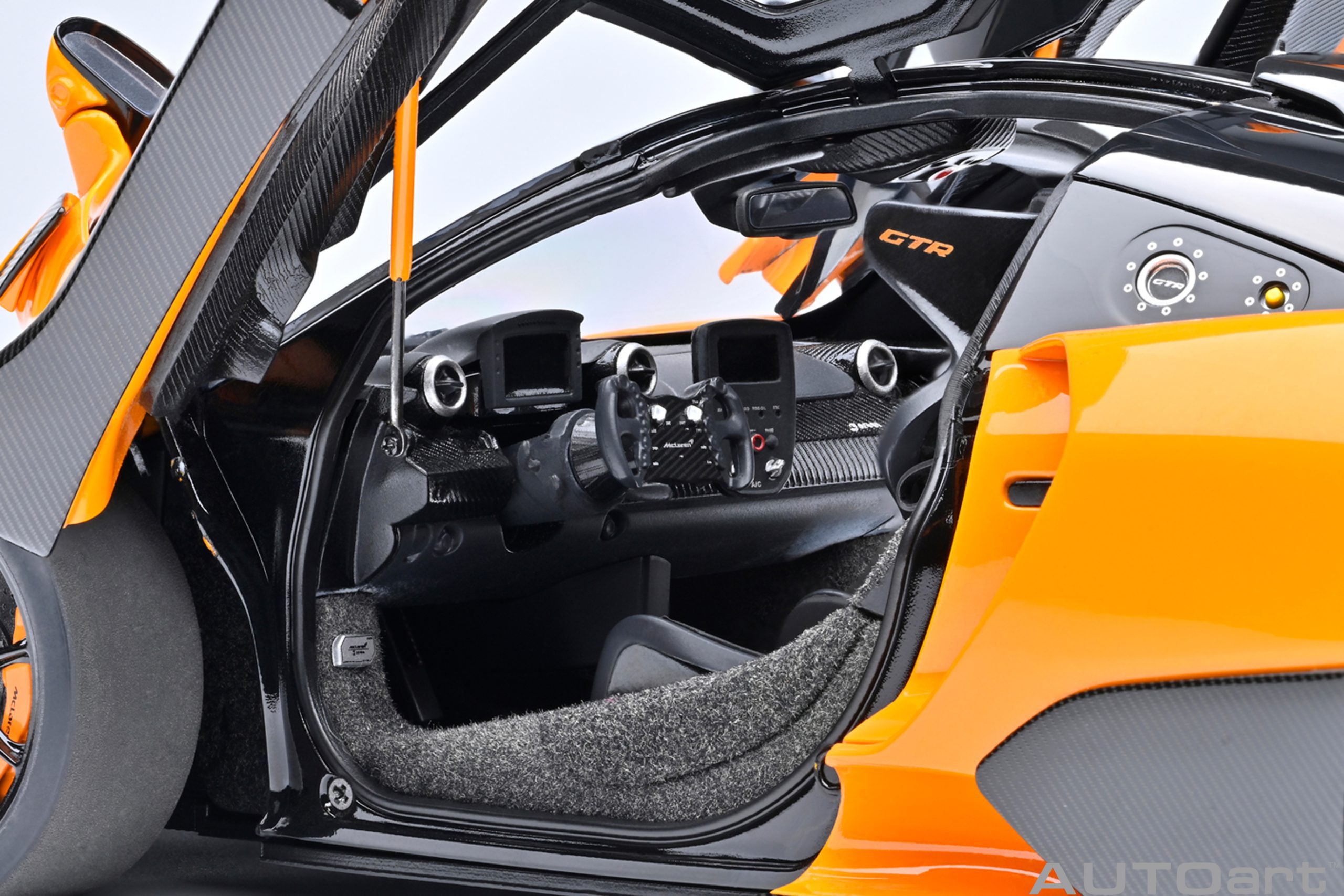 AUTOart McLaren Senna GTR 1:18 - Orange - Image 9