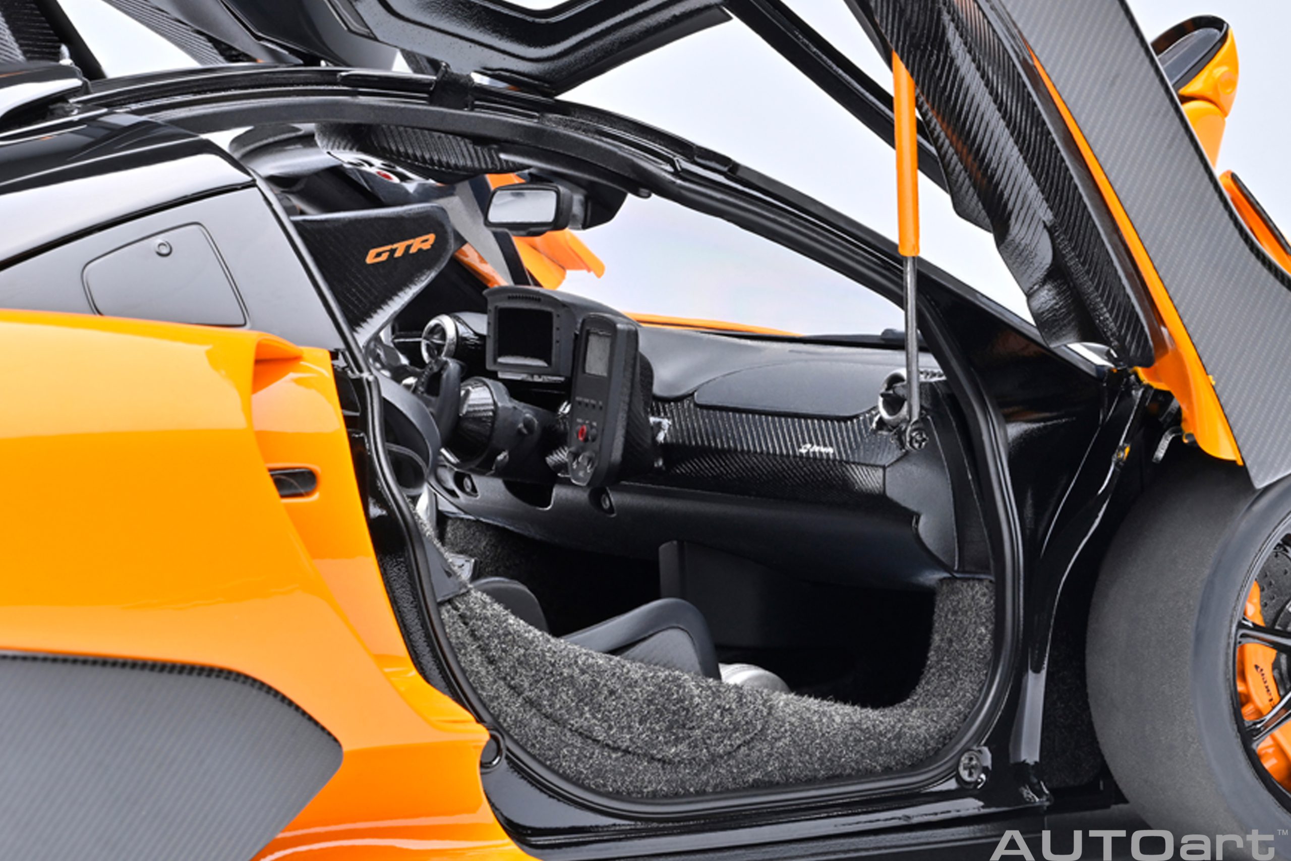 AUTOart McLaren Senna GTR 1:18 - Orange - Image 10