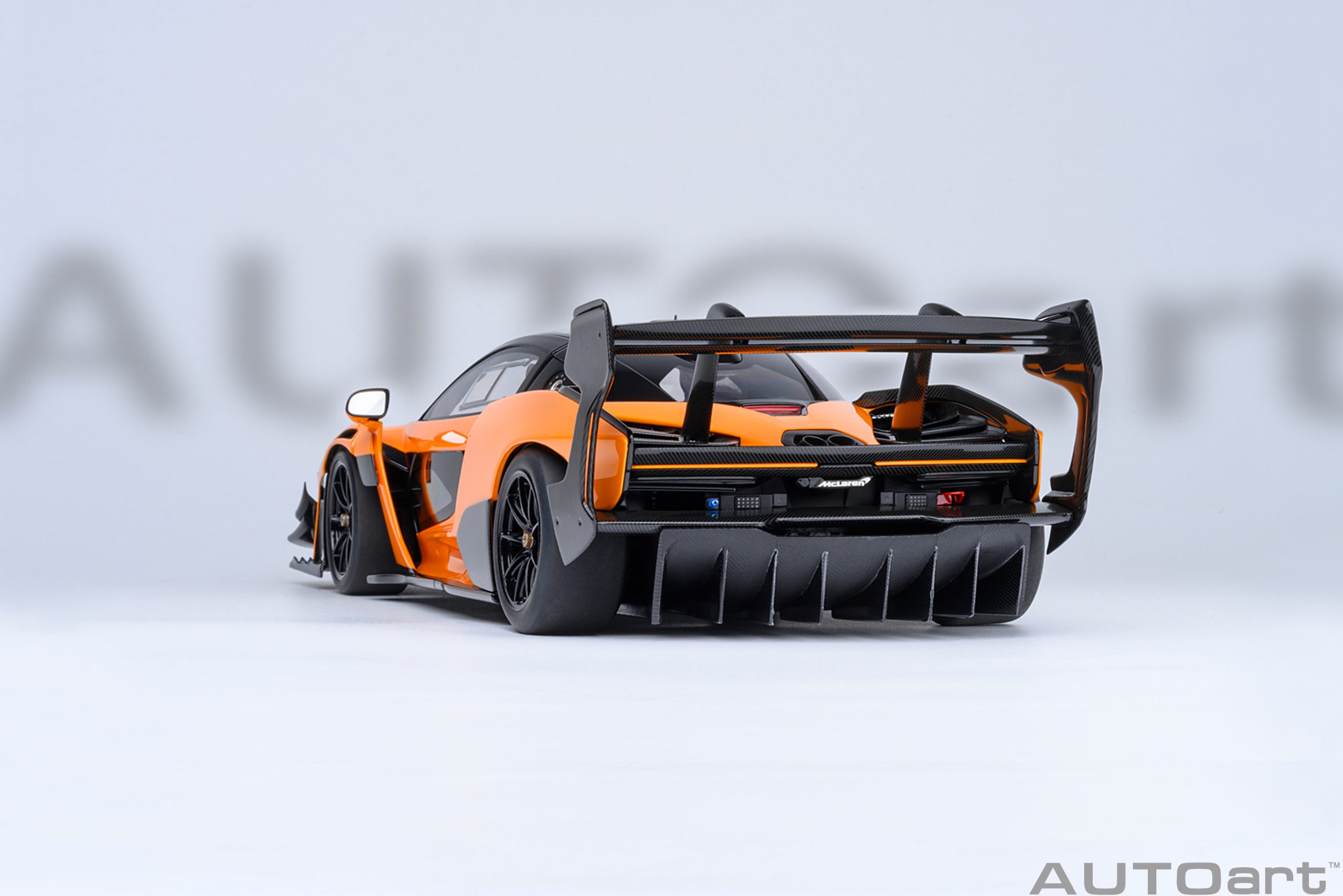 AUTOart McLaren Senna GTR 1:18 - Orange - Image 17