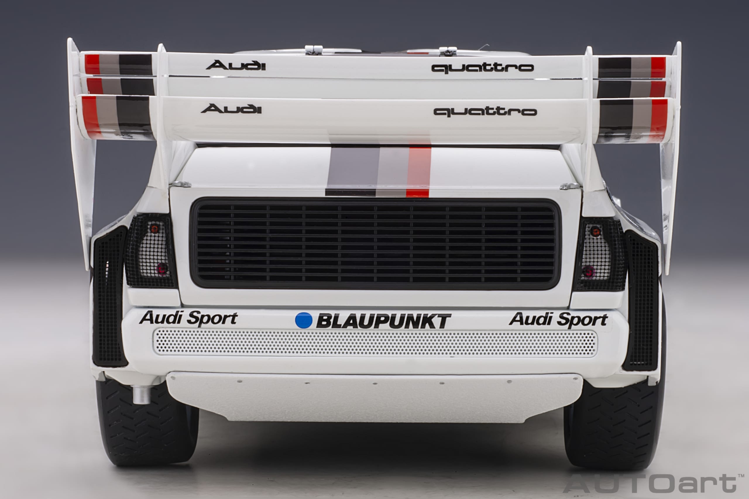 AUTOart Audi Sport quattro S1 Pikes Peak 1987 Röhrl #1 (Winner) 1:18 - Image 6