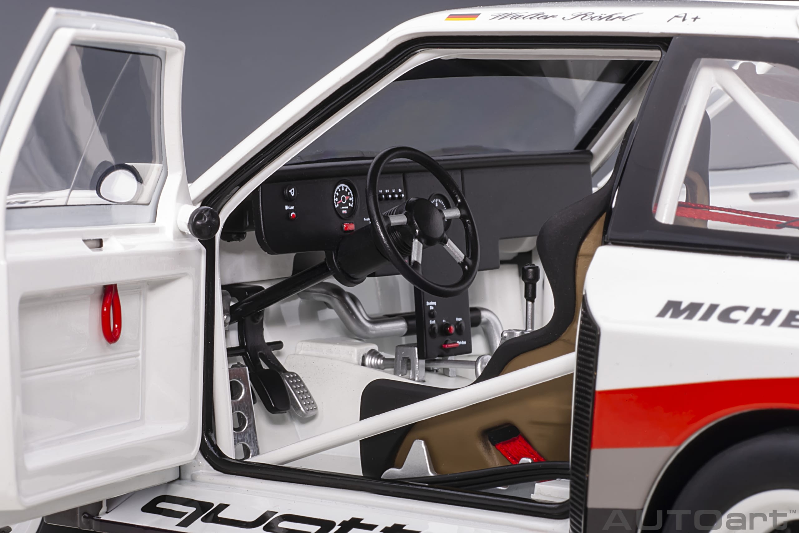 AUTOart Audi Sport quattro S1 Pikes Peak 1987 Röhrl #1 (Winner) 1:18 - Image 9