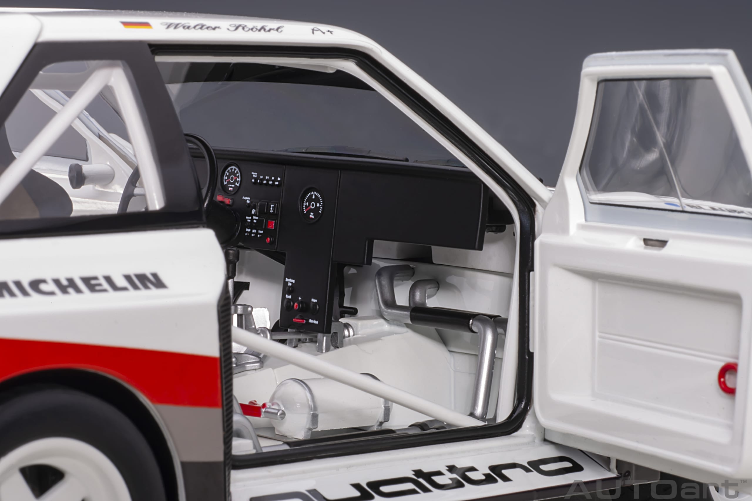 AUTOart Audi Sport quattro S1 Pikes Peak 1987 Röhrl #1 (Winner) 1:18 - Image 10