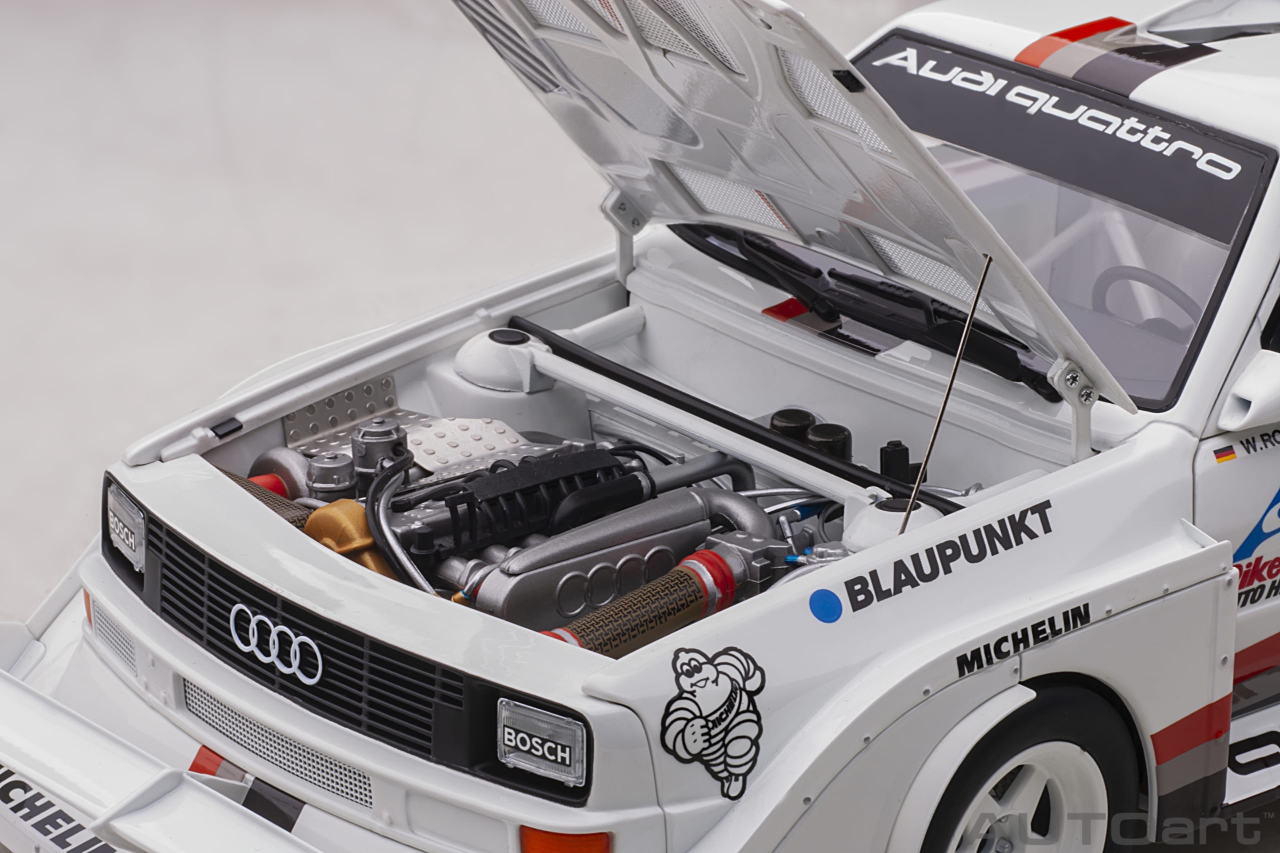AUTOart Audi Sport quattro S1 Pikes Peak 1987 Röhrl #1 (Winner) 1:18 - Image 11