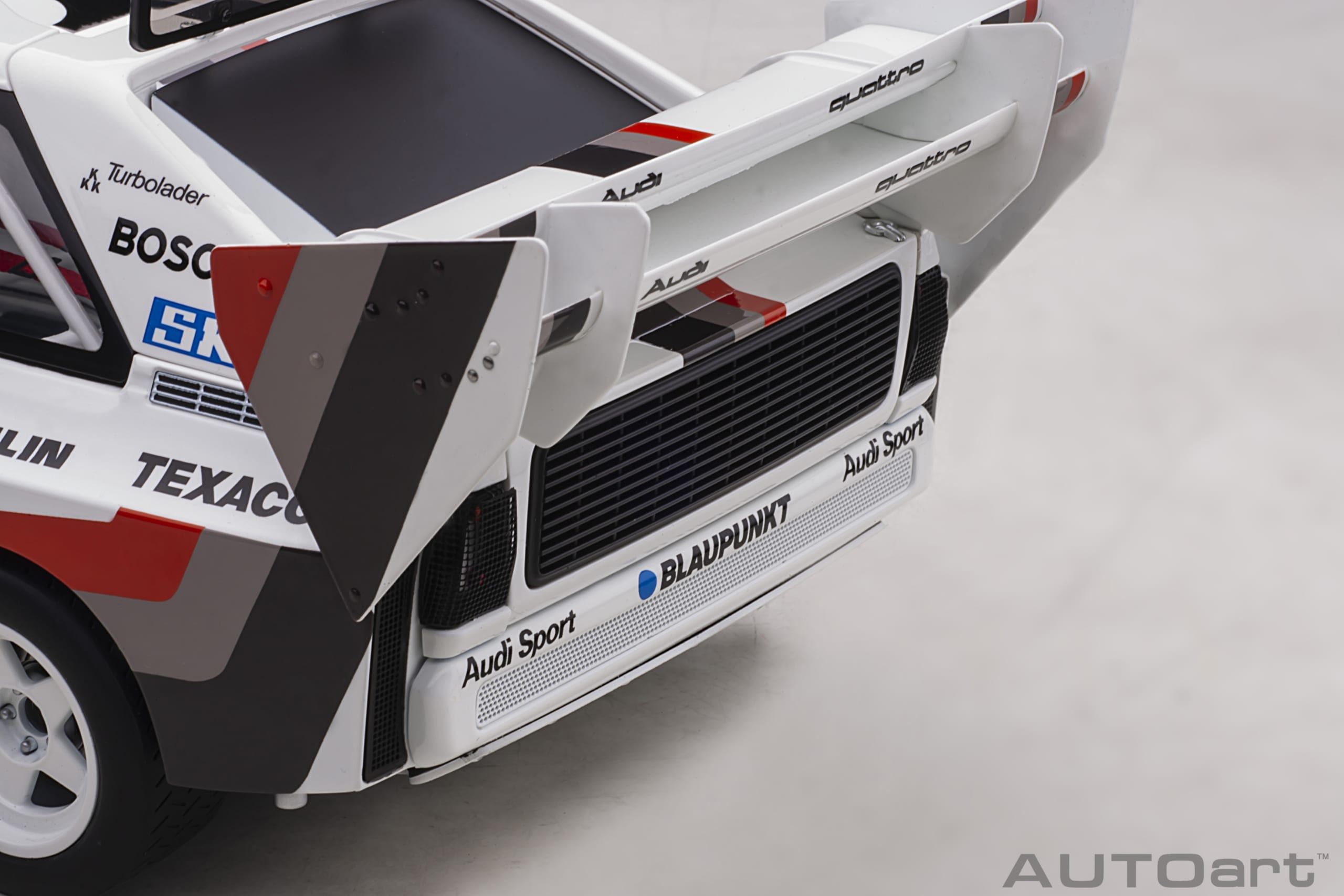 AUTOart Audi Sport quattro S1 Pikes Peak 1987 Röhrl #1 (Winner) 1:18 - Image 14