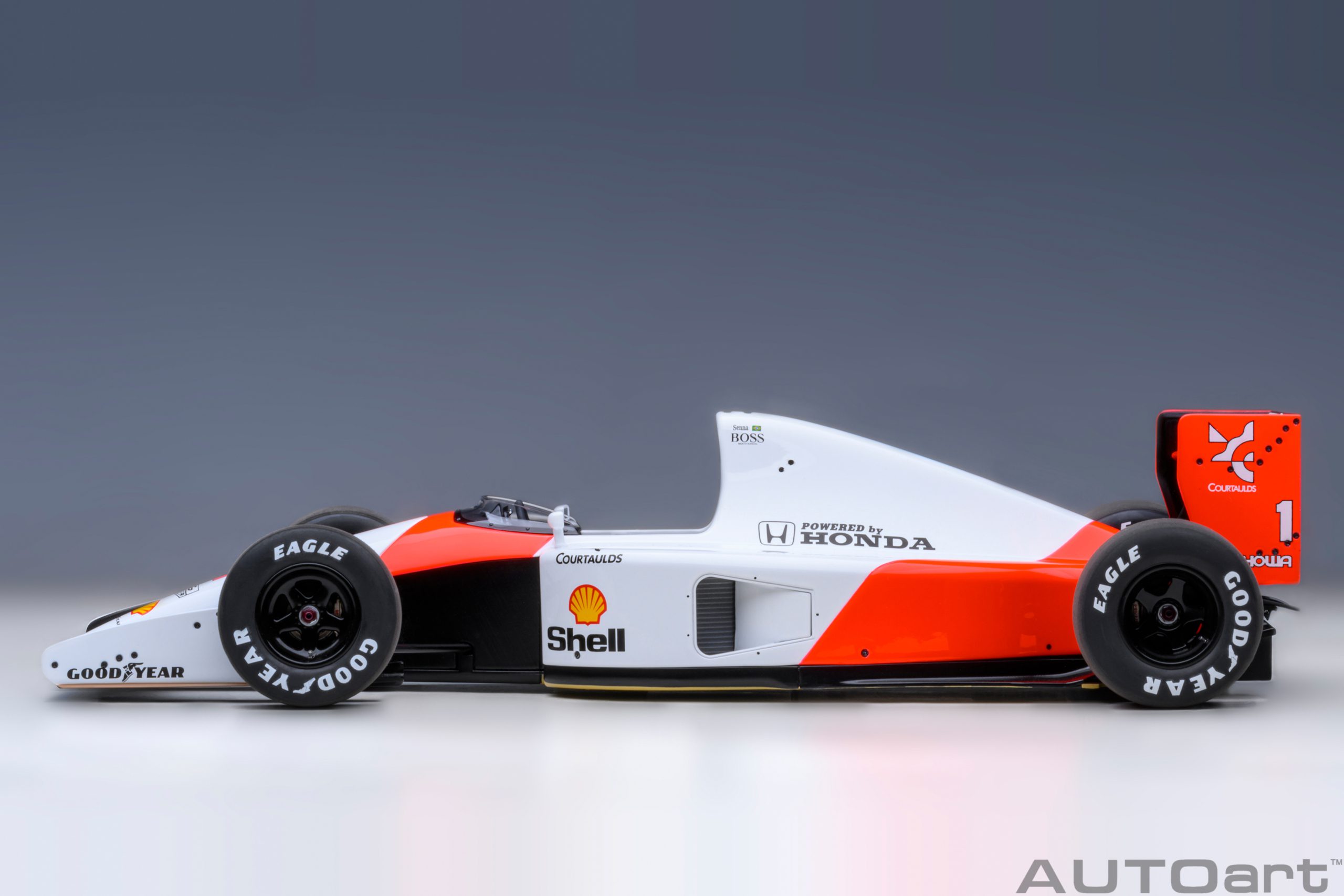 AUTOart McLaren Honda MP4/6 1991 Ayrton Senna #1 1:18 - Image 3