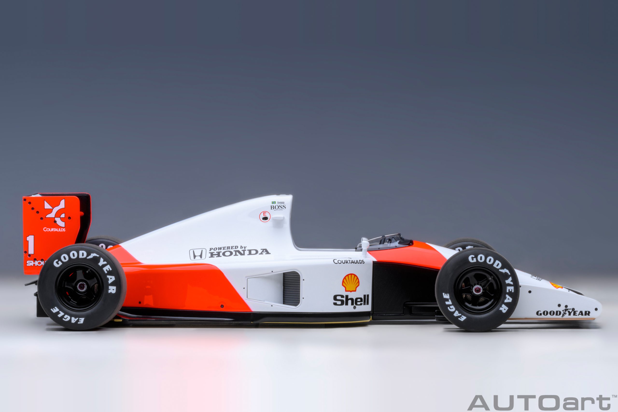 AUTOart McLaren Honda MP4/6 1991 Ayrton Senna #1 1:18 - Image 5