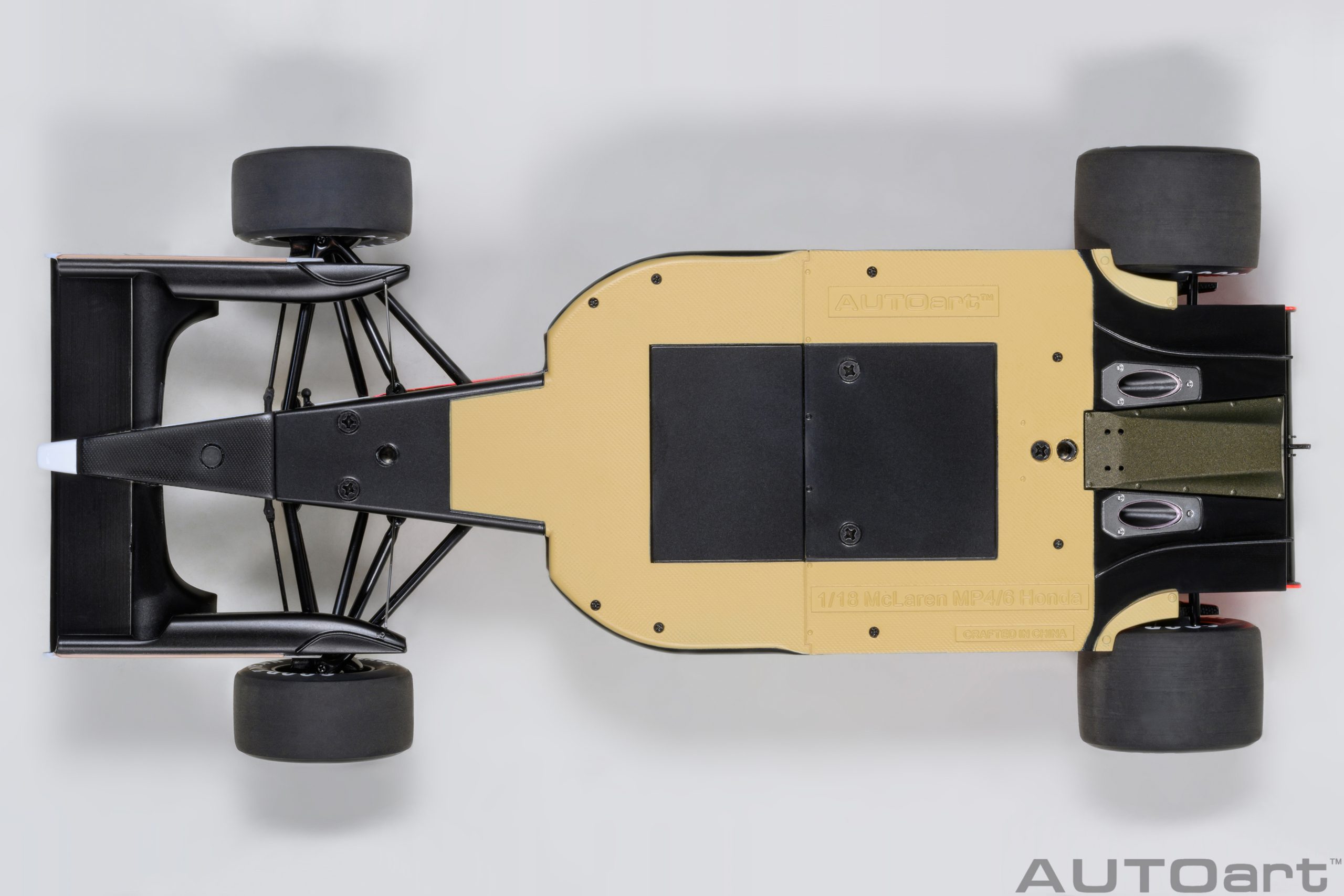 AUTOart McLaren Honda MP4/6 1991 Ayrton Senna #1 1:18 - Image 9