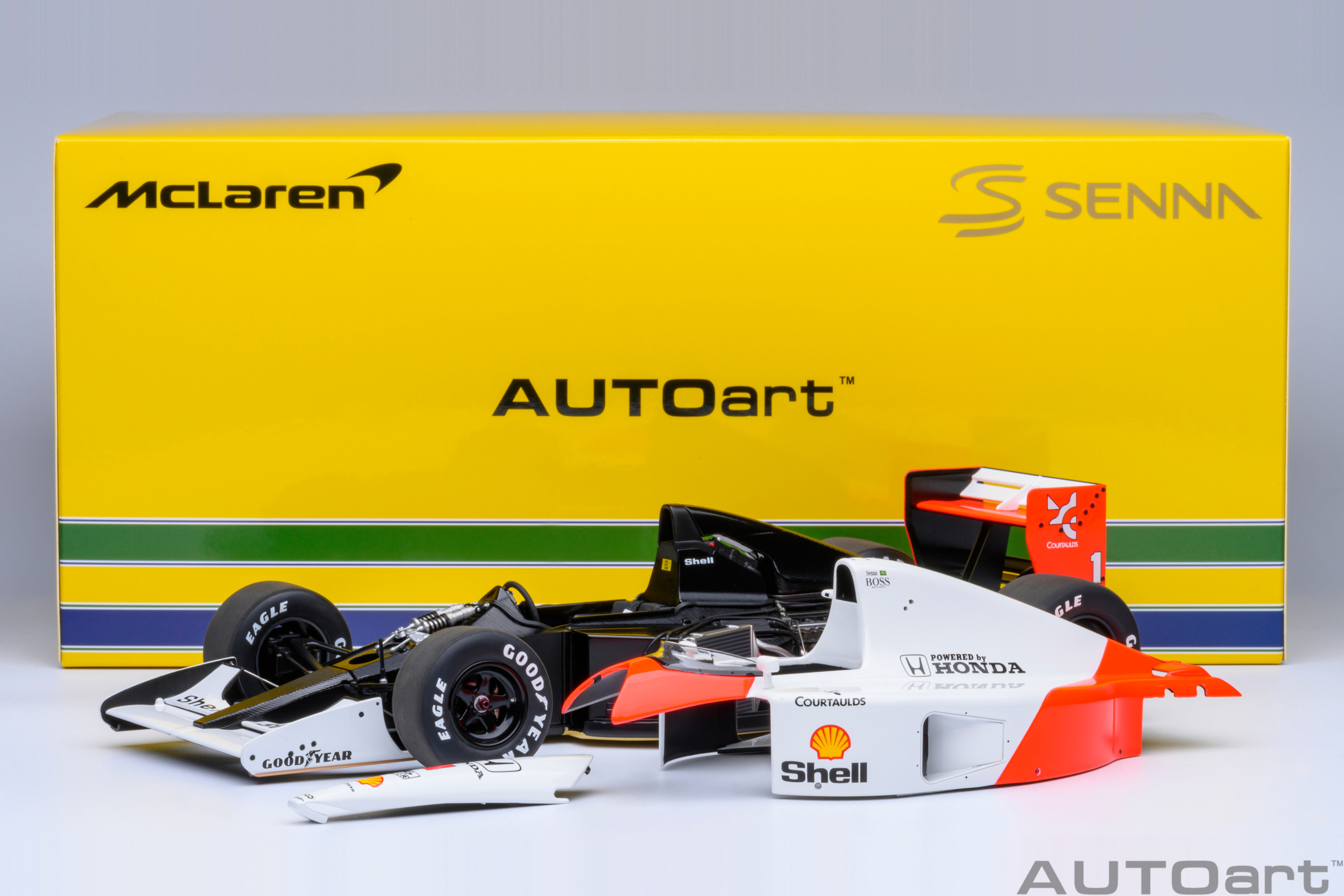 AUTOart McLaren Honda MP4/6 1991 Ayrton Senna #1 1:18 - Image 24