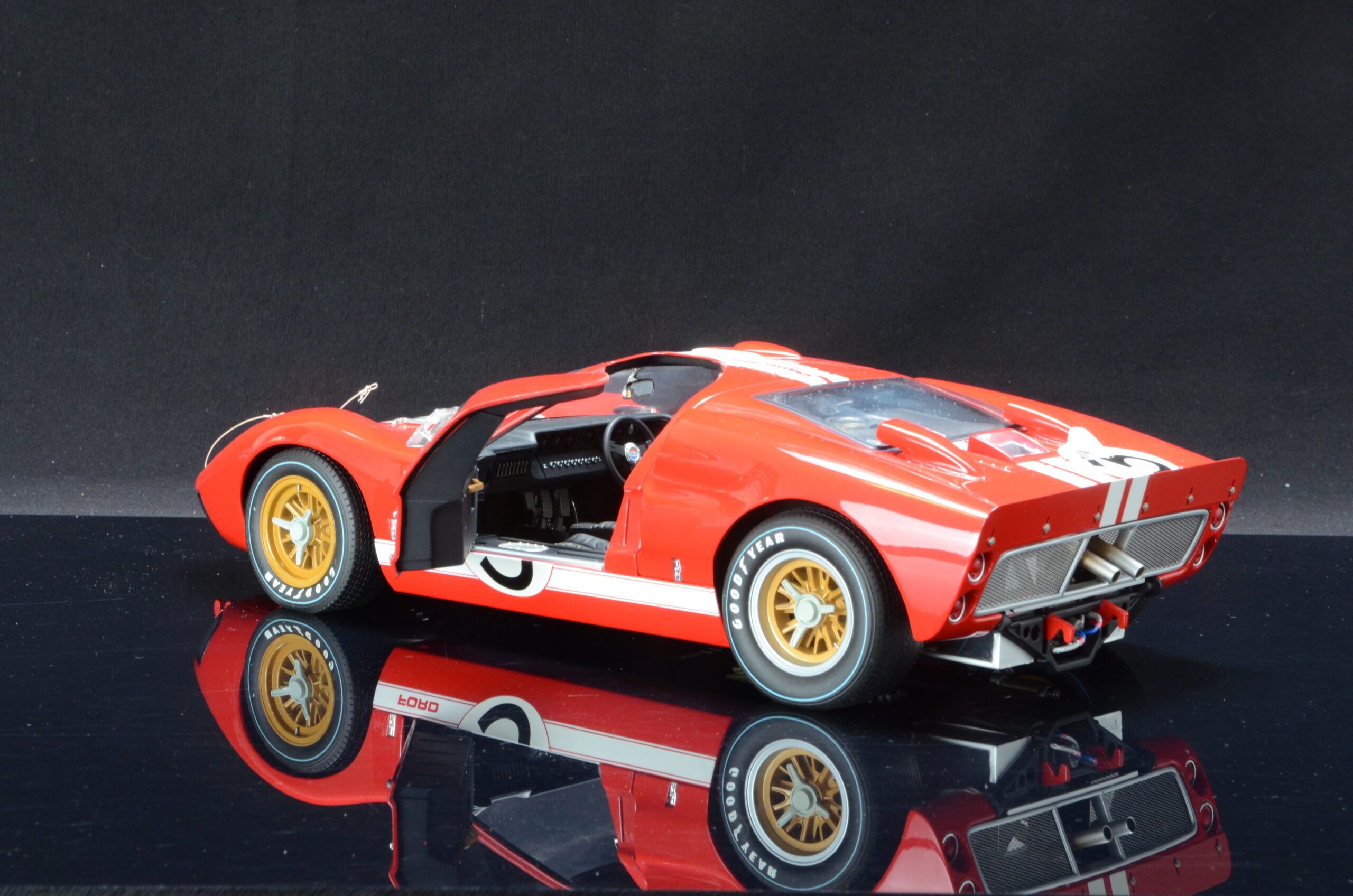 GMP Ford GT 40 1966 MK2 Gurney Grant | 1:12 - Image 4