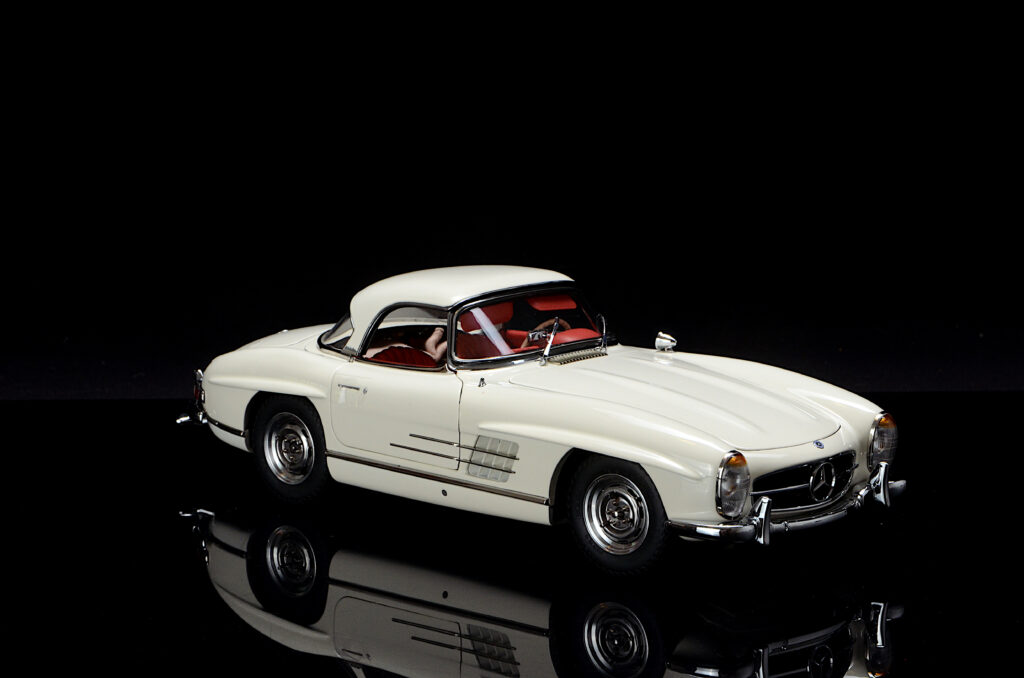 CMC メルセデス・ベンツ 300 SL ホワイト/レッド 限定1000本